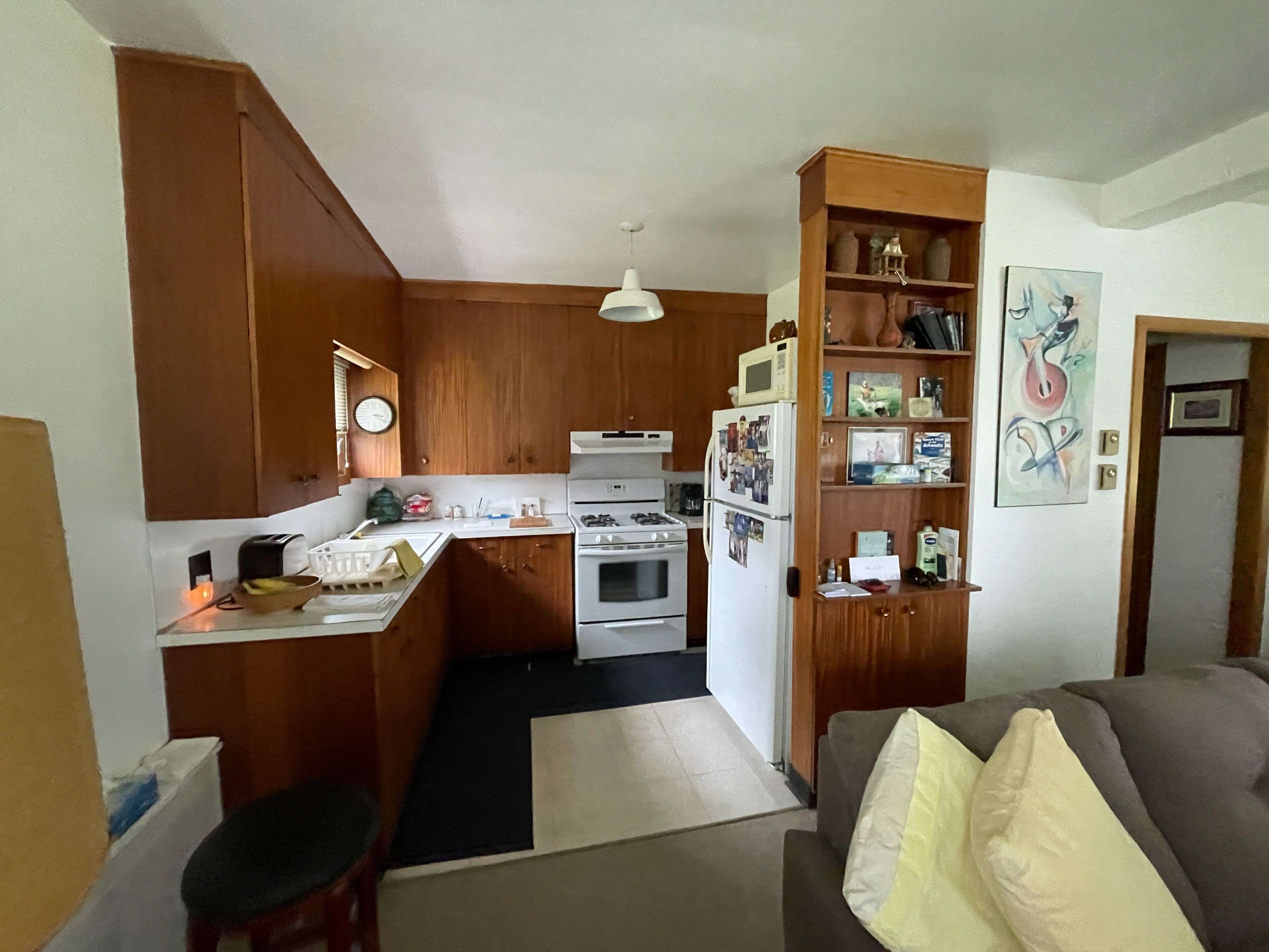 Fort Erie, ON L2A 1B2,166 Lakeshore RD