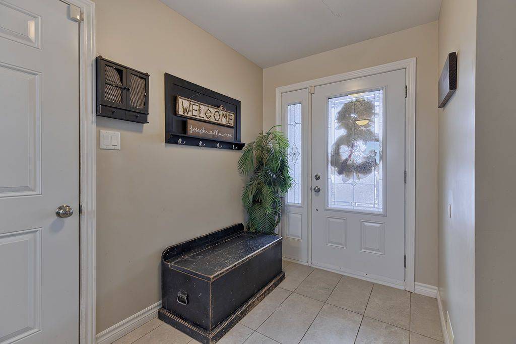 Petawawa, ON K8H 0A1,26 Morning Star ST