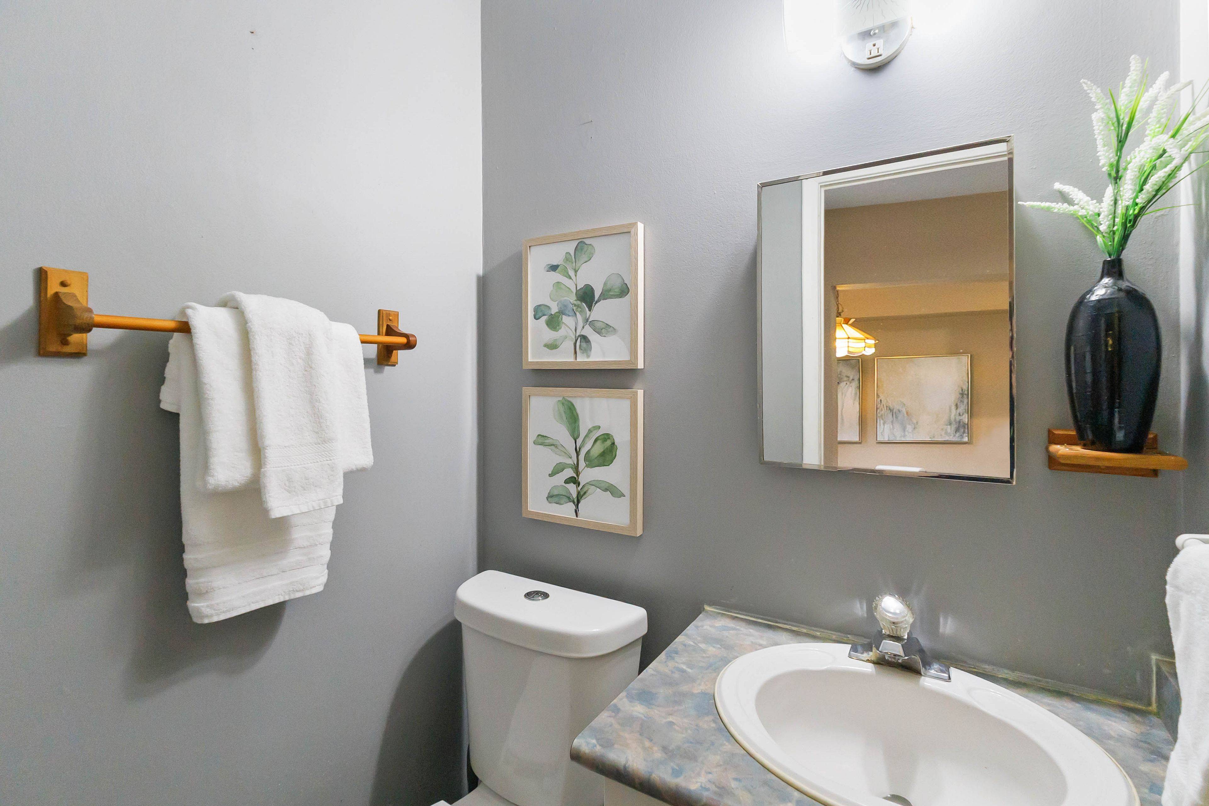 London East, ON N5Y 1T9,165 Boullee ST #7