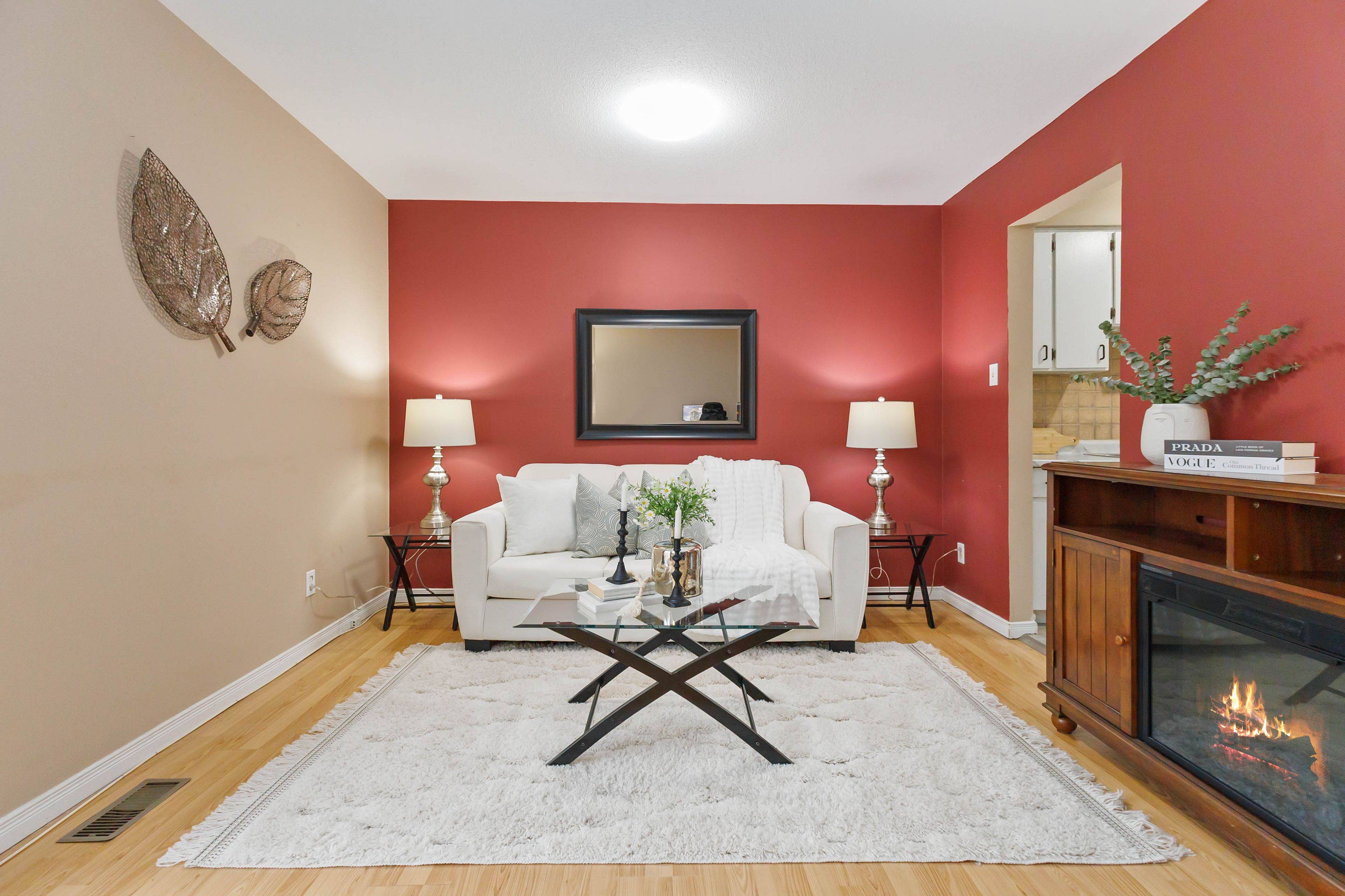 London East, ON N5Y 1T9,165 Boullee ST #7