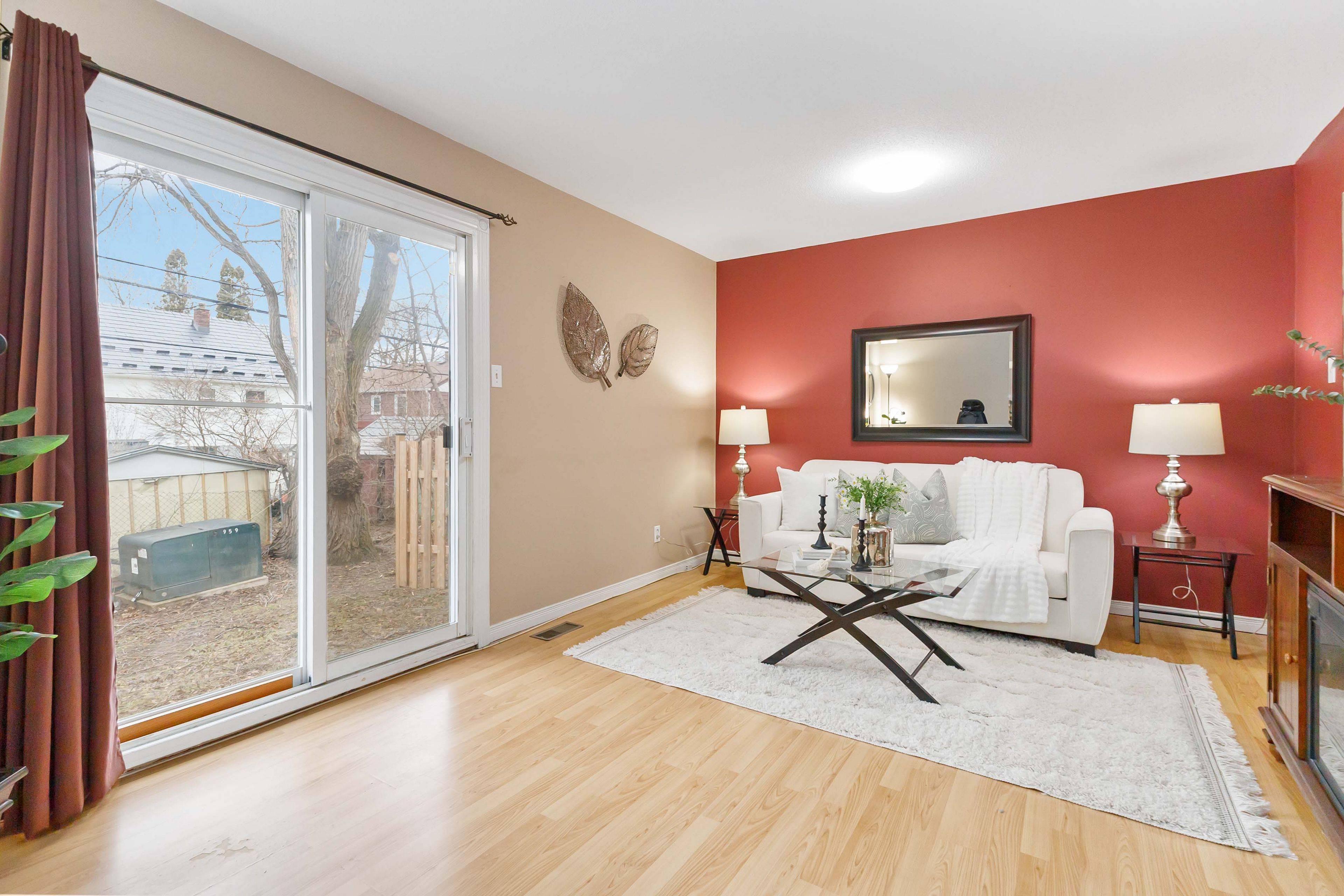 London East, ON N5Y 1T9,165 Boullee ST #7