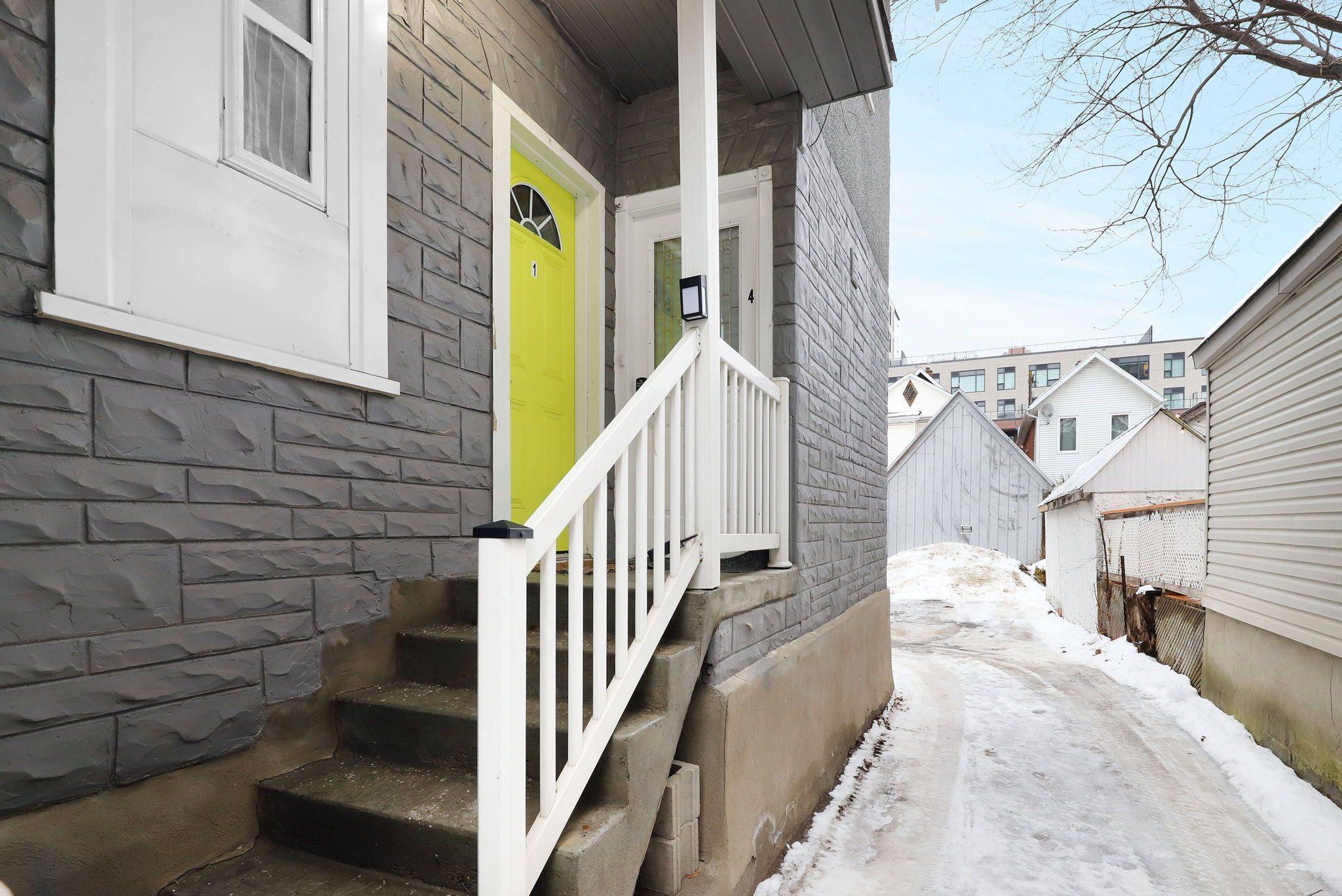 Dows Lake - Civic Hospital And Area, ON K1S 3K9,123 PAMILLA ST W #4