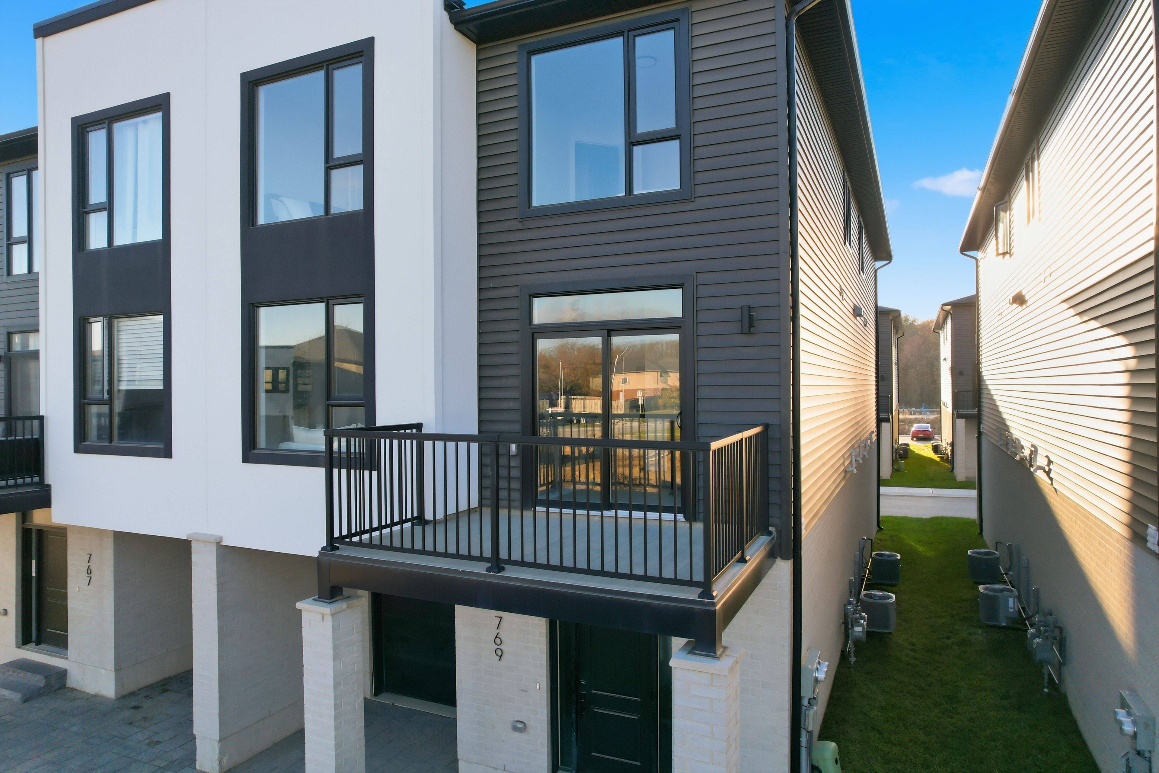 London North, ON N6G 5B1,798 Buckeye LN