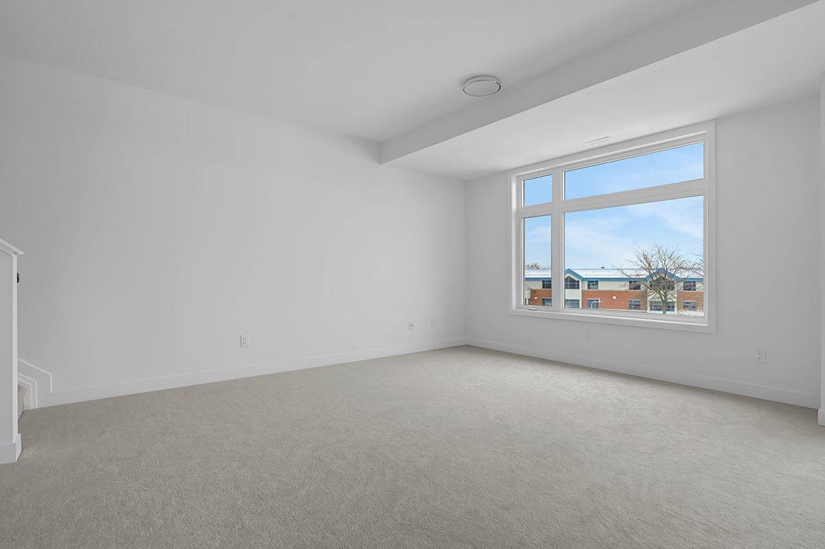 Barrhaven, ON K2J 4S3,1027 Silhouette Private