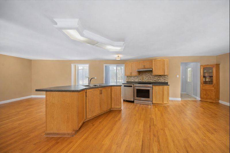 Russell, ON K4R 1E5,723 Route 200 RD