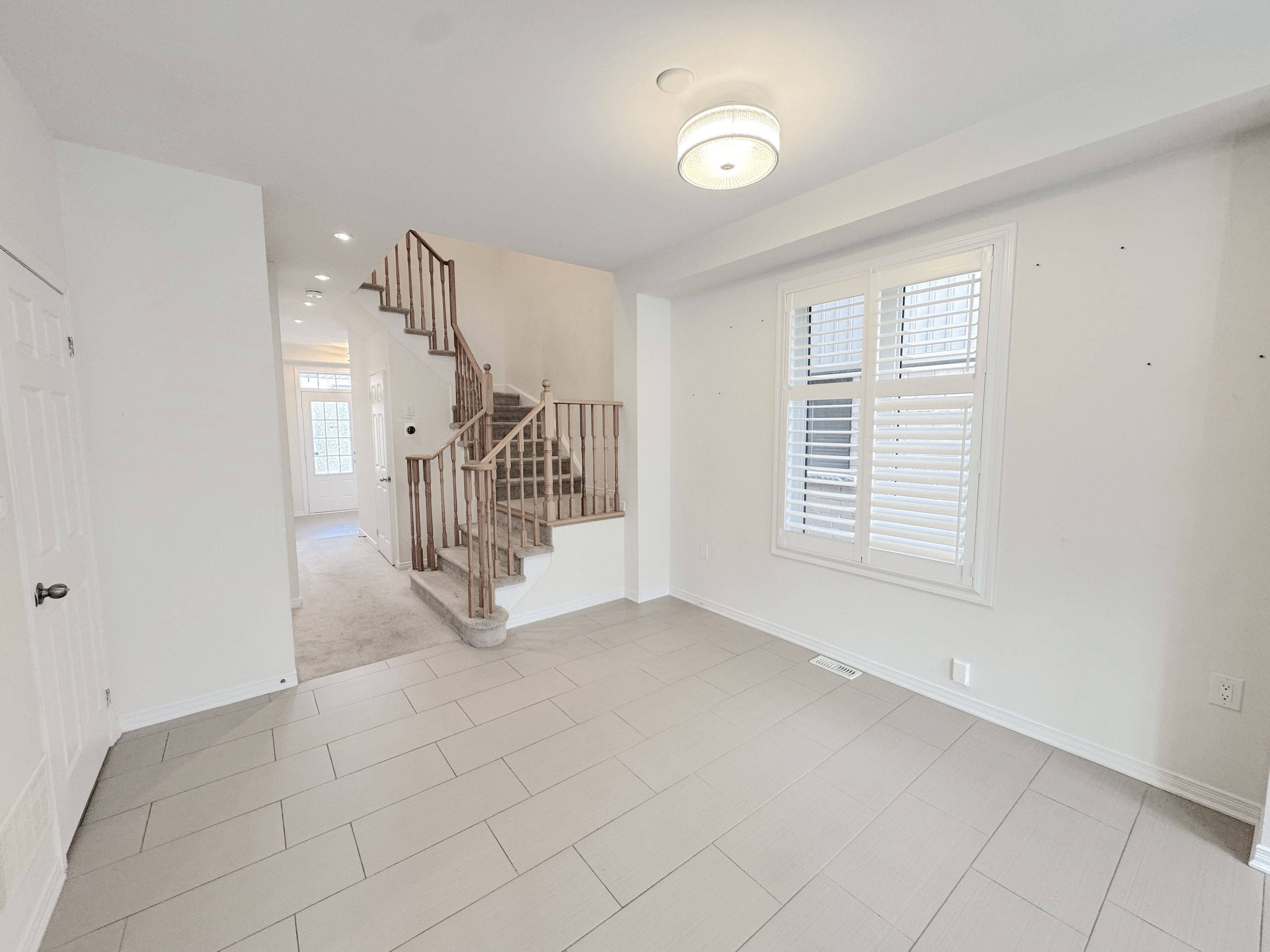 Haldimand, ON N3W 0B9,32 Mull AVE