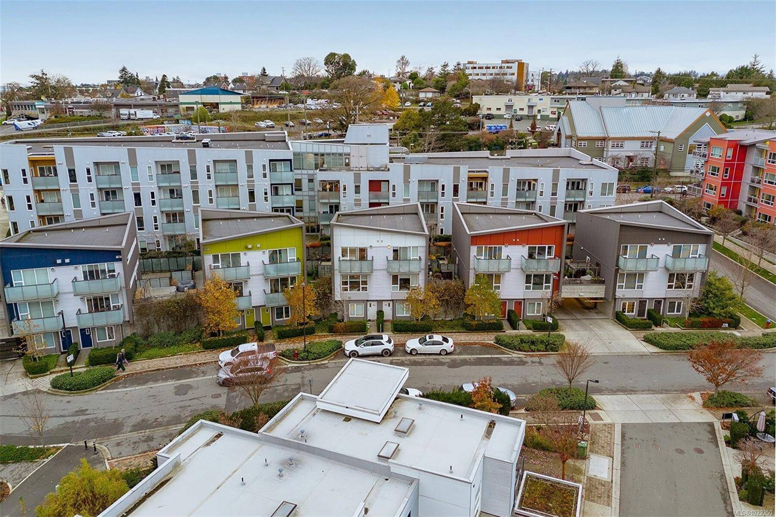 Victoria, BC V9A 0G7,770 Central Spur Rd #106