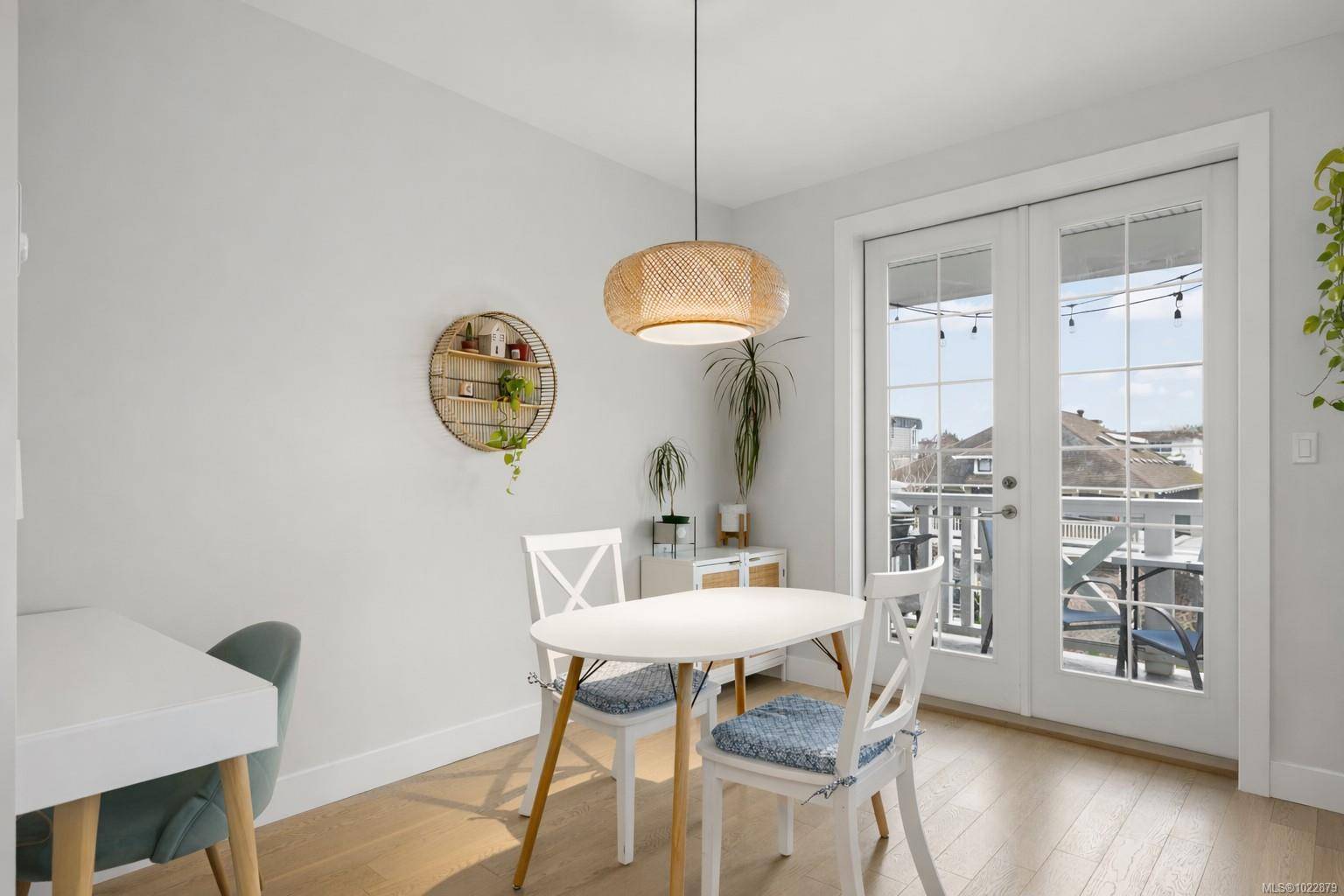 Victoria, BC V8V 2Z2,1016 Southgate St #5