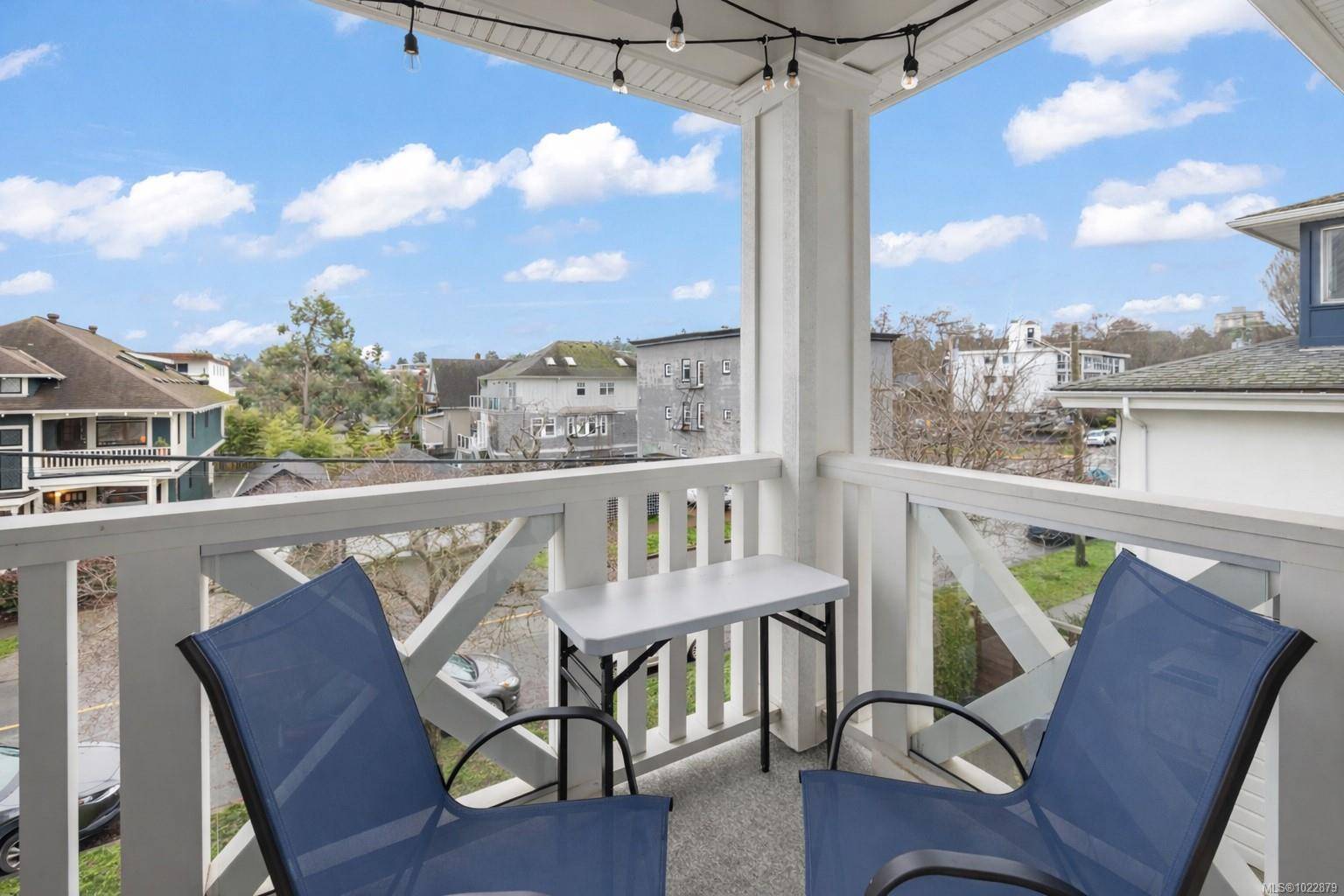 Victoria, BC V8V 2Z2,1016 Southgate St #5