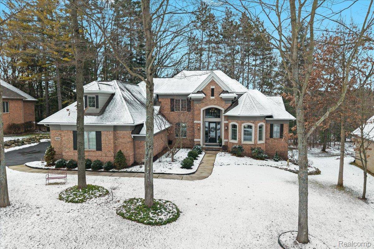 Brighton, MI 48116,5828 Wyndam LN