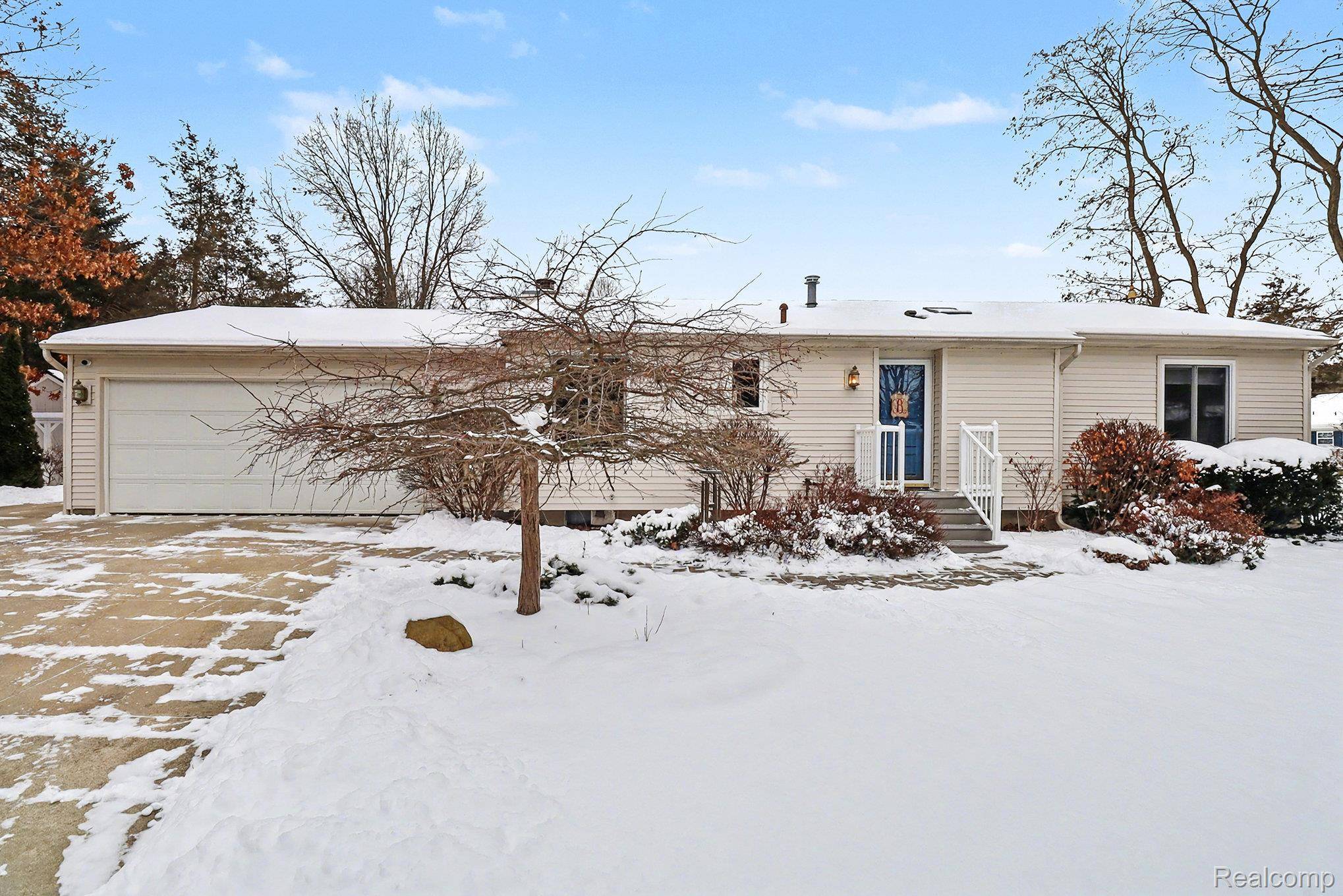 Hamburg, MI 48169,3594 Cordley Lake RD