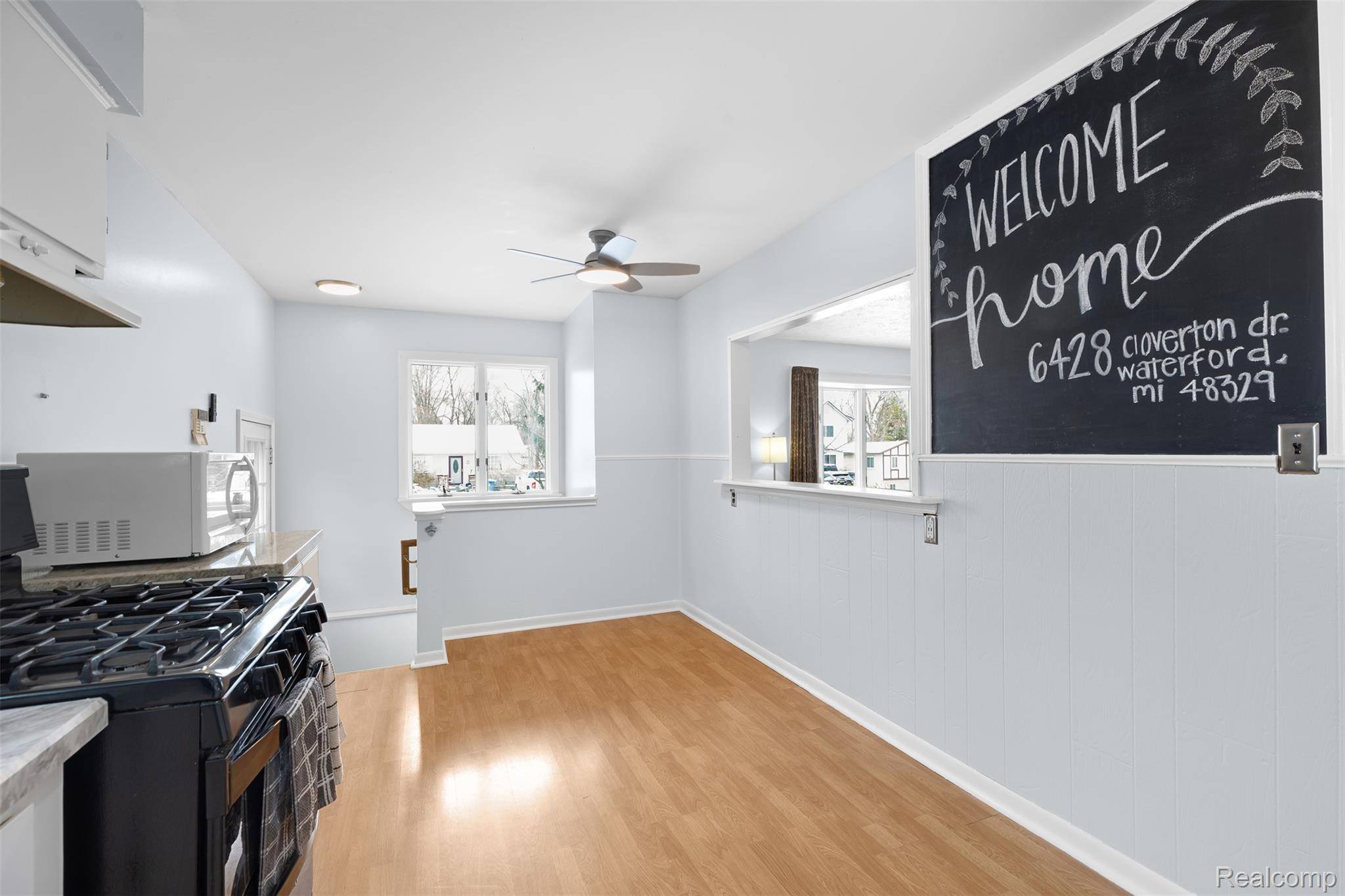 Waterford, MI 48329,6428 Cloverton DR