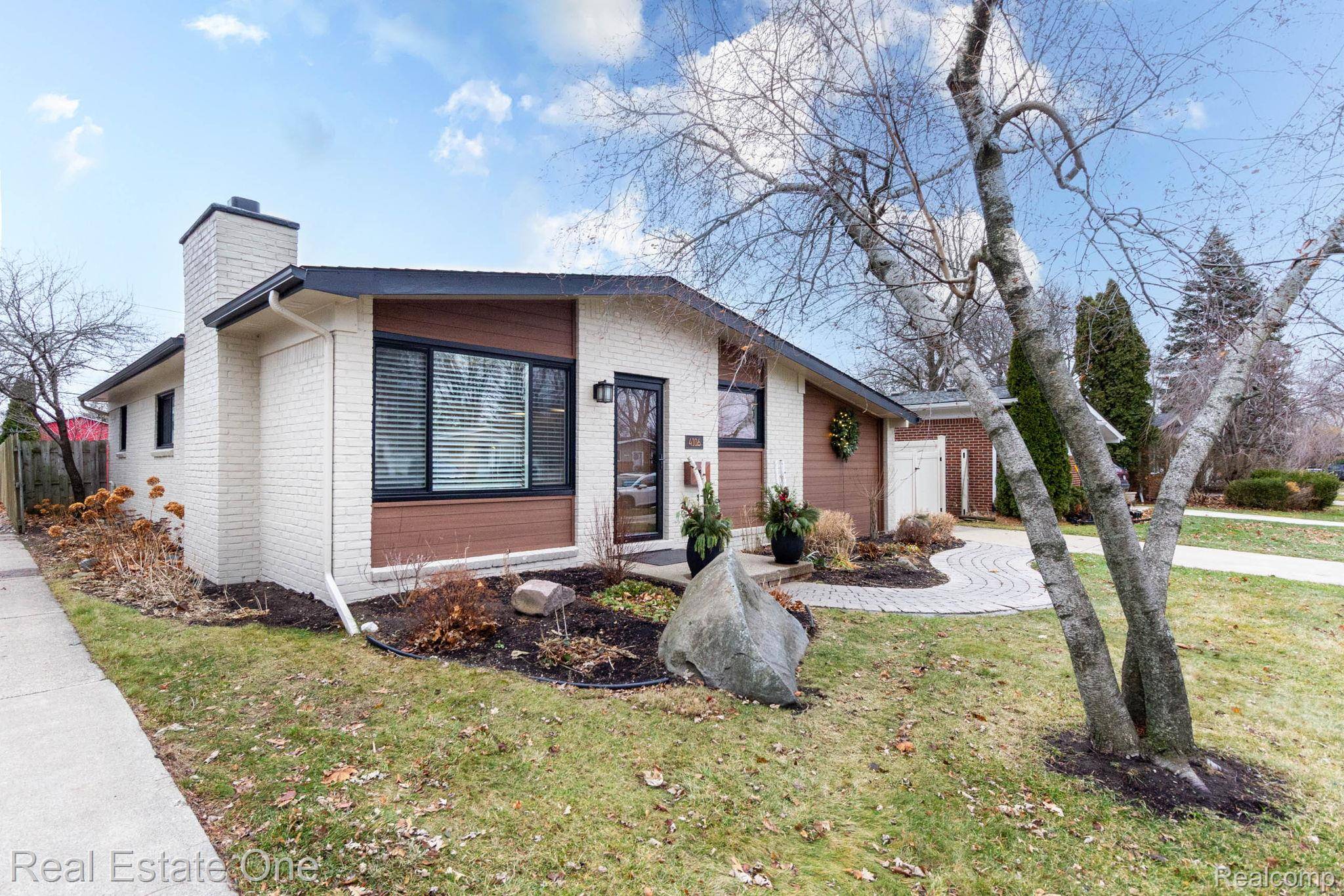 Royal Oak, MI 48073,4106 Edgeland AVE