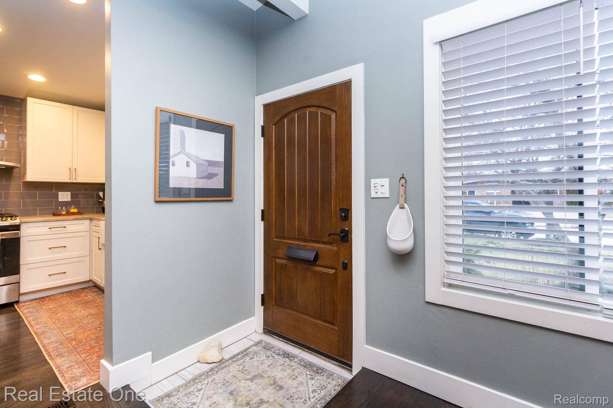 Royal Oak, MI 48073,4106 Edgeland AVE