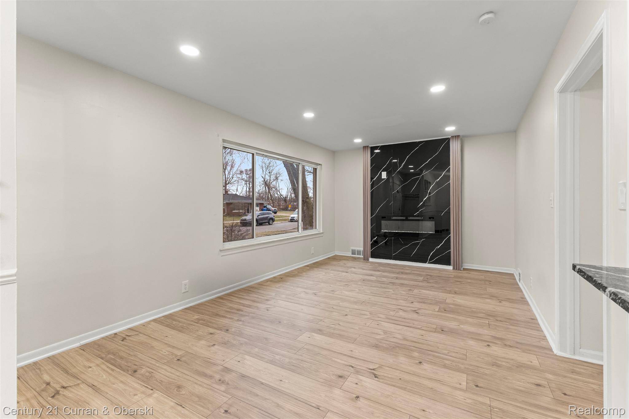 Dearborn Heights, MI 48125,24084 Currier ST