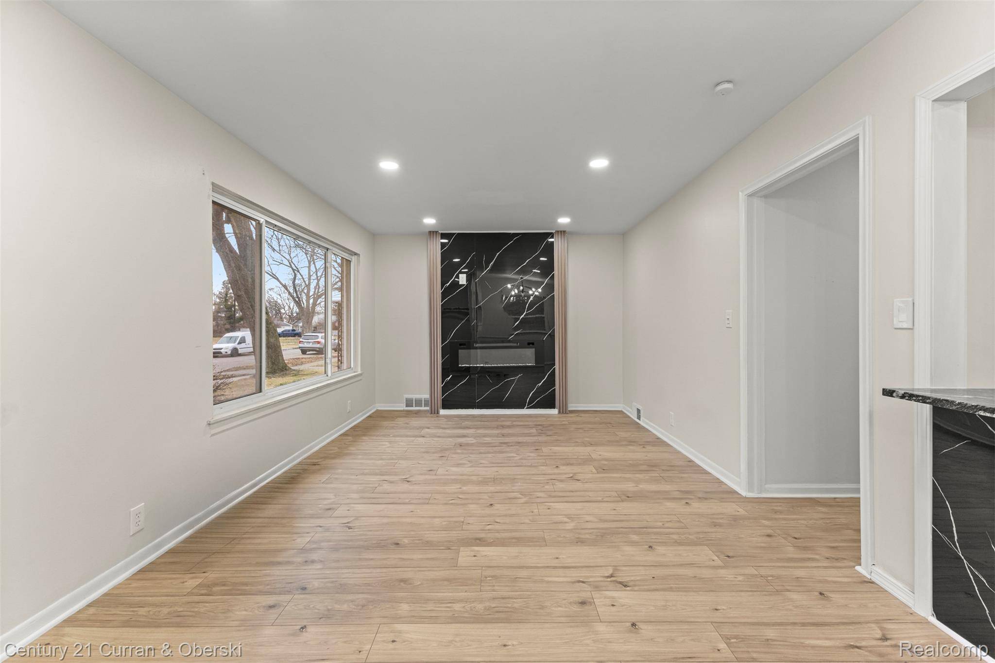 Dearborn Heights, MI 48125,24084 Currier ST