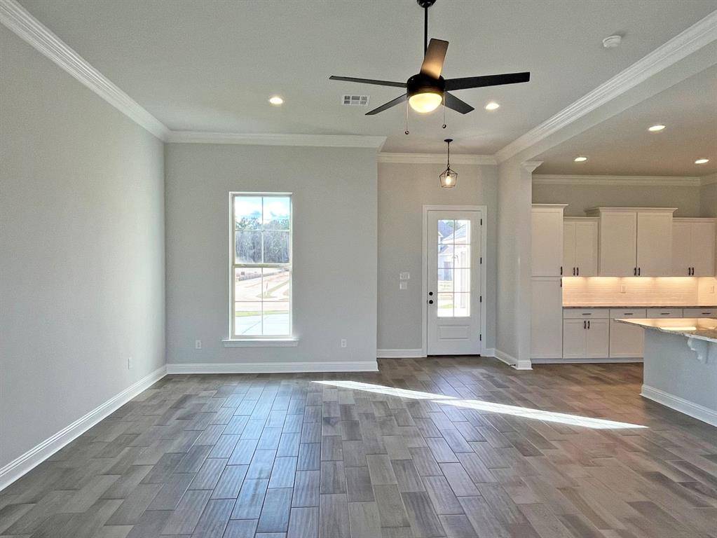 Stonewall, LA 71078,273 Woodcrest Drive