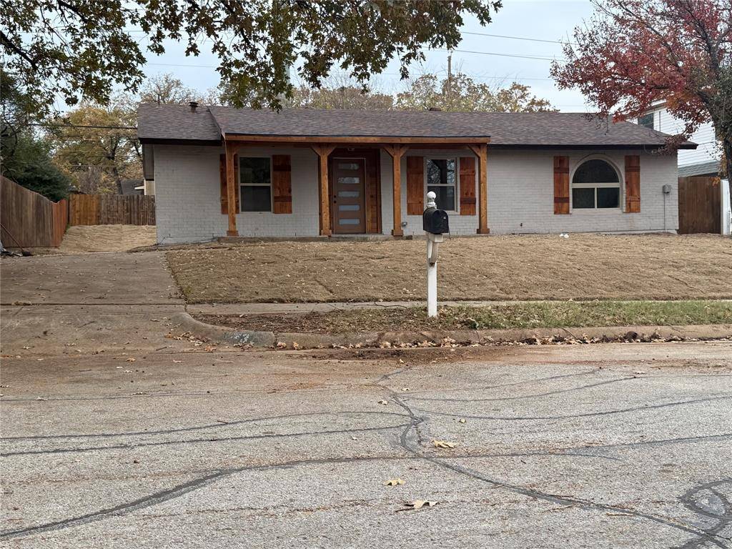 Bedford, TX 76021,2913 White Oak Lane