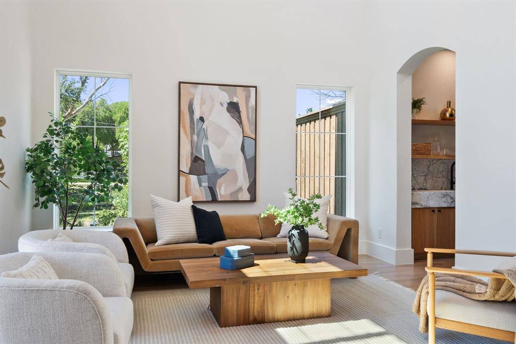 Dallas, TX 75230,6437 Churchill Way