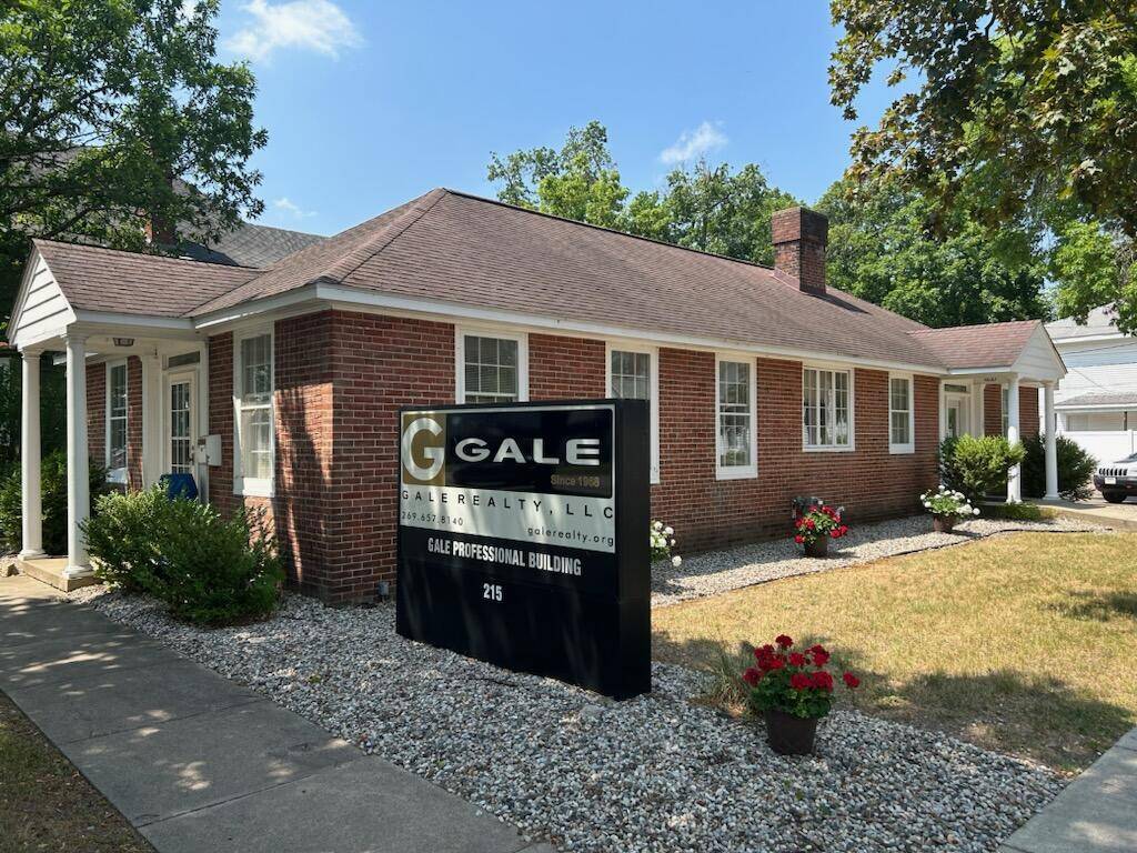 Paw Paw, MI 49079,215 N Kalamazoo ST