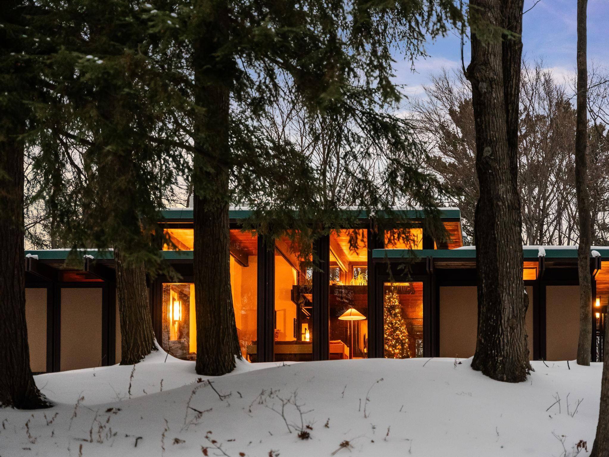 Traverse City, MI 49686,2991 Ishpeming TRL