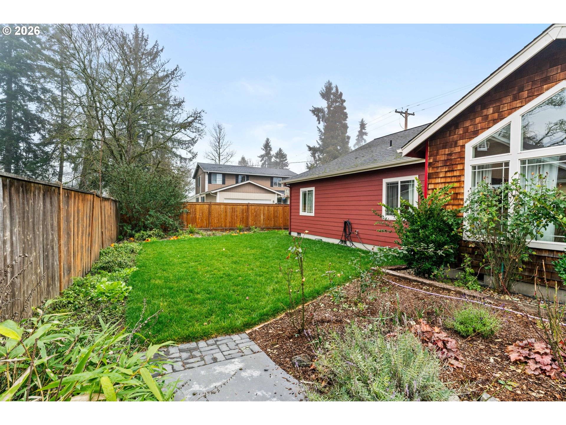 Eugene, OR 97401,825 WAVERLY ST