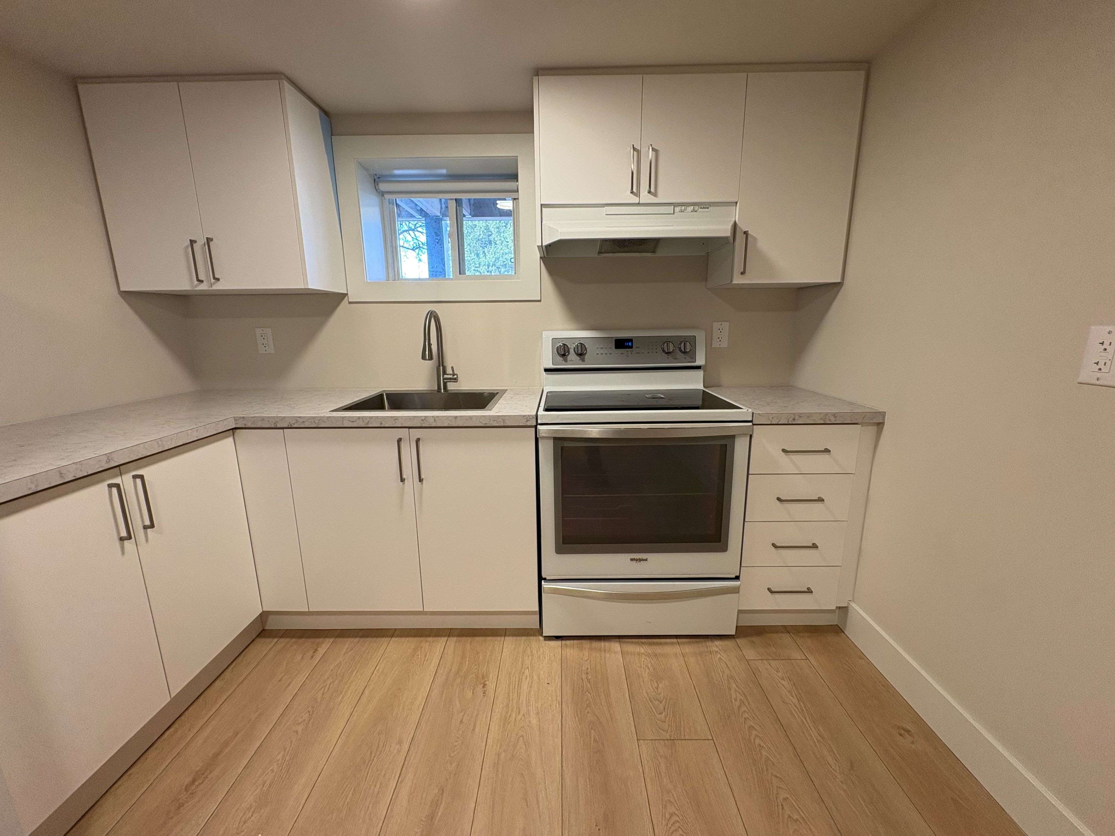 Toronto C06, ON M3H 2H4,113 Almore AVE #L1