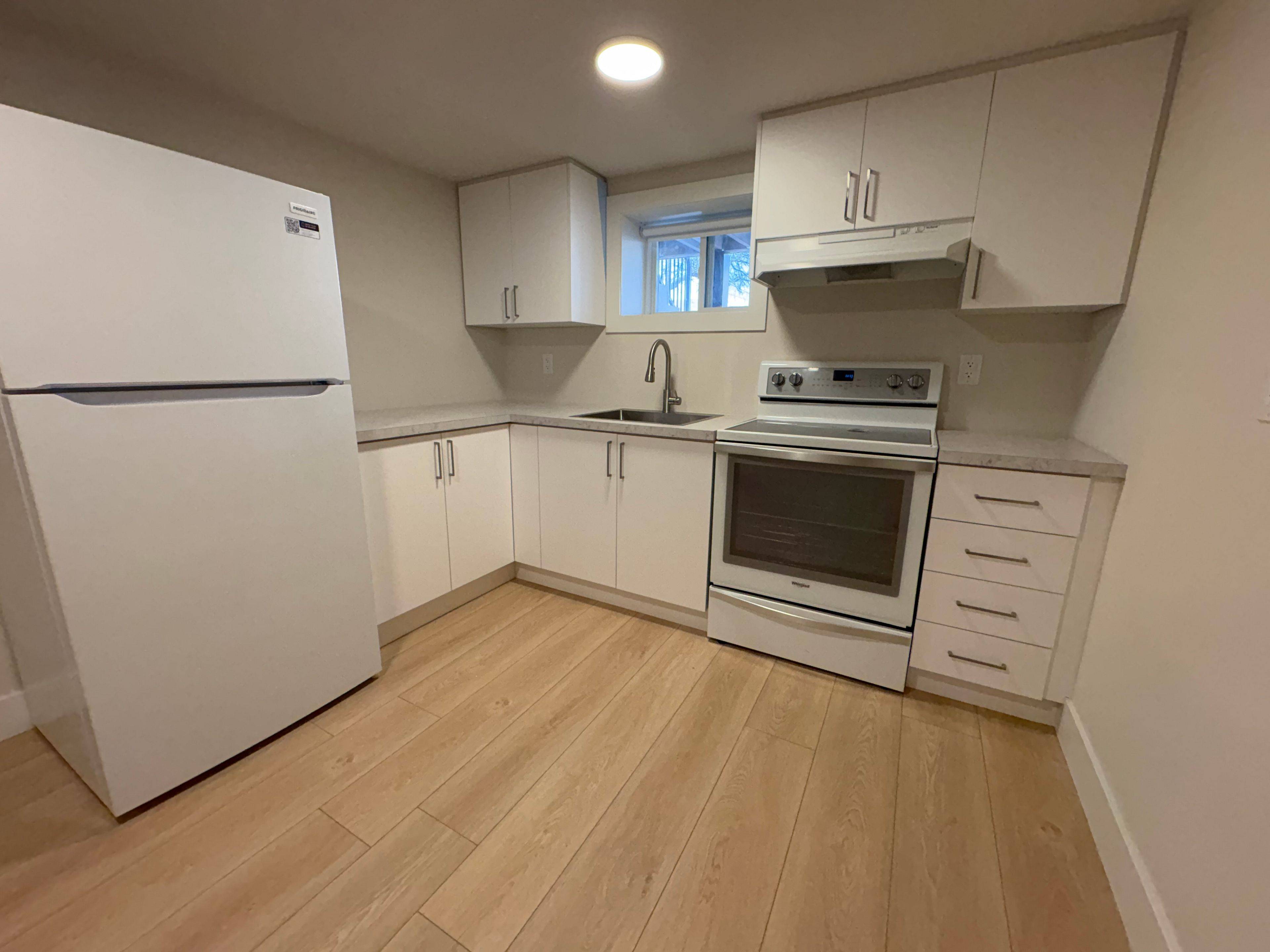 Toronto C06, ON M3H 2H4,113 Almore AVE #L1