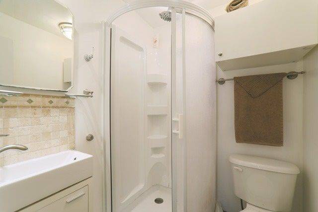 Toronto E01, ON M4L 2X7,1 Hiawatha RD #Main Level Studio