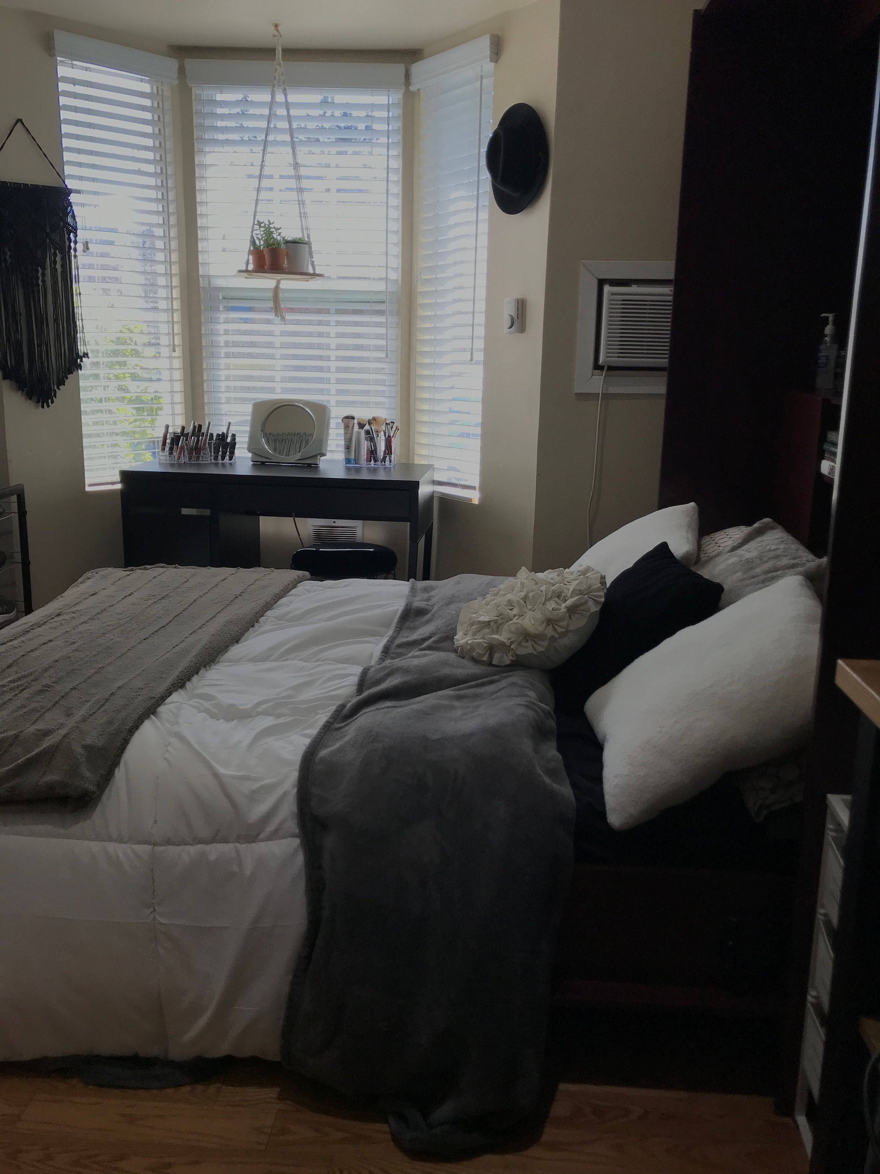 Toronto E01, ON M4L 2X7,1 Hiawatha RD #Main Level Studio