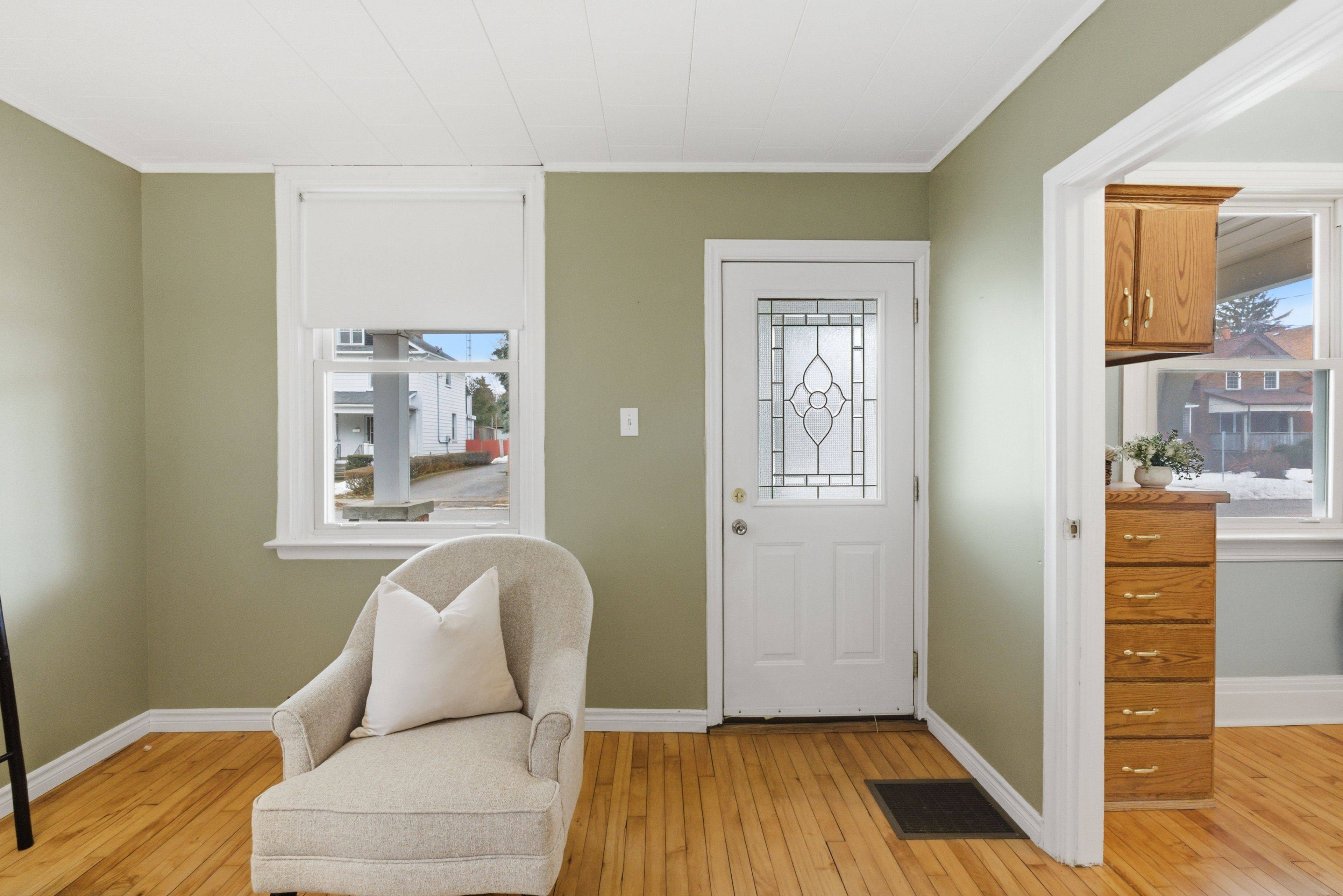 Oshawa, ON L1J 4C1,89 Burk ST