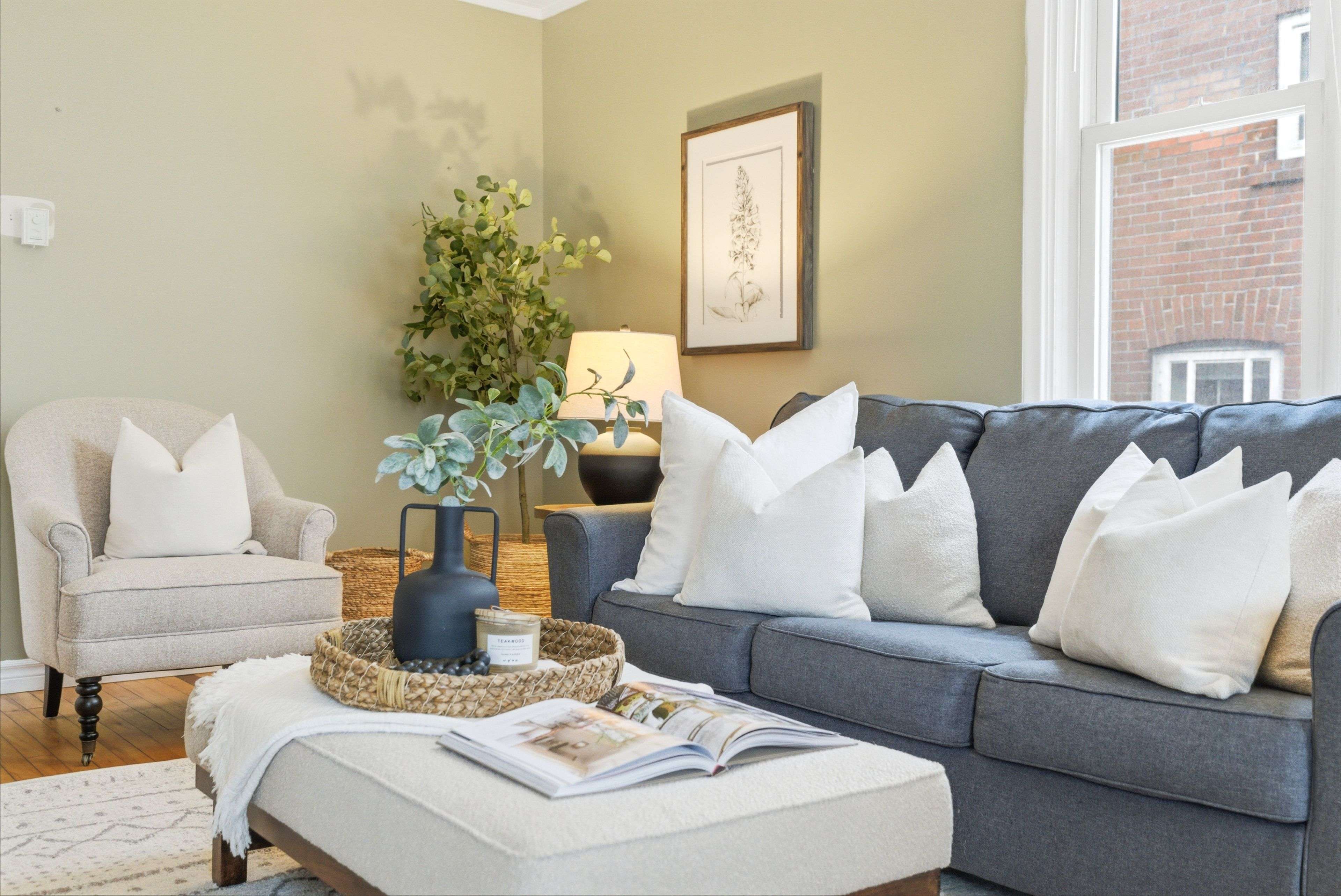 Oshawa, ON L1J 4C1,89 Burk ST