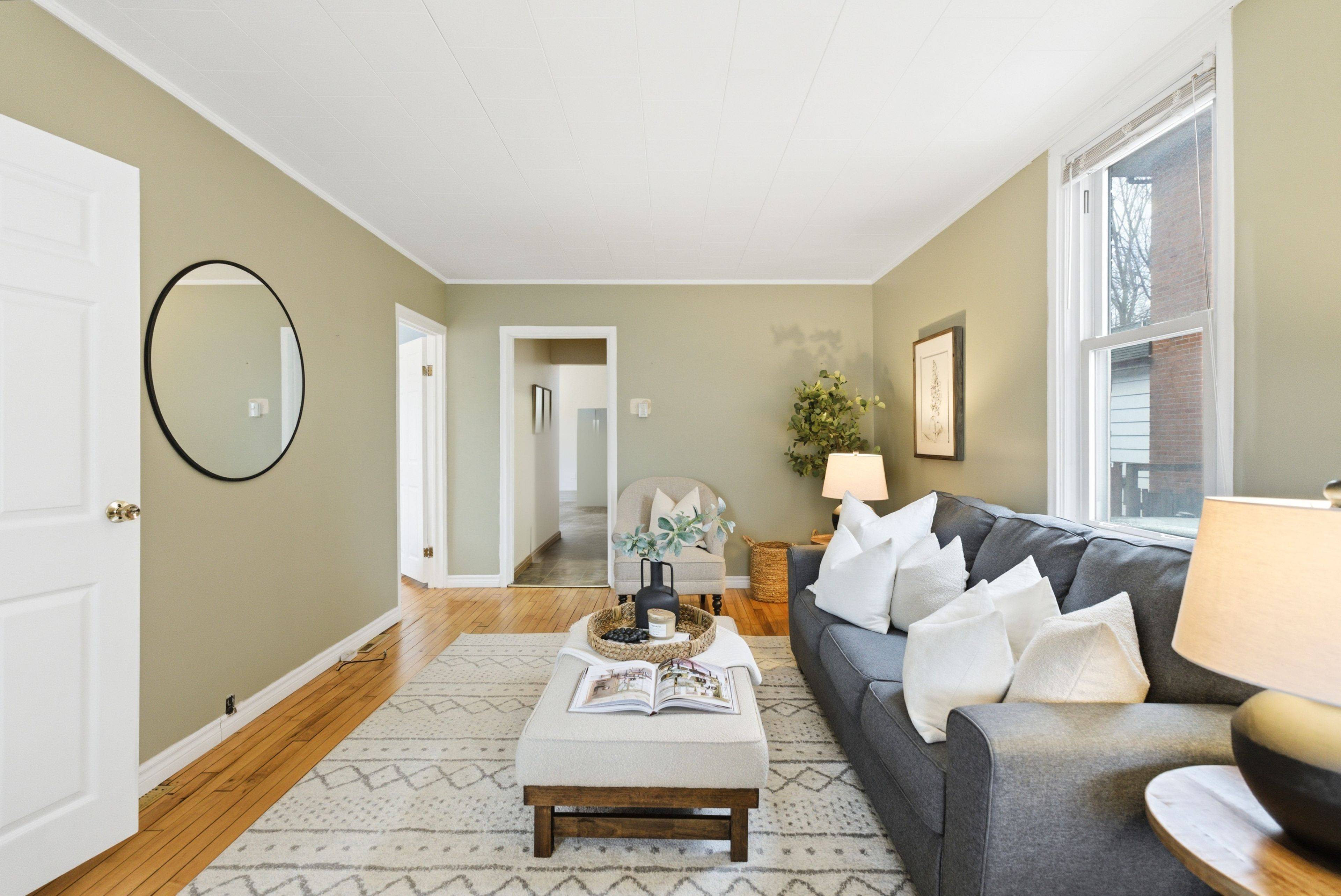 Oshawa, ON L1J 4C1,89 Burk ST