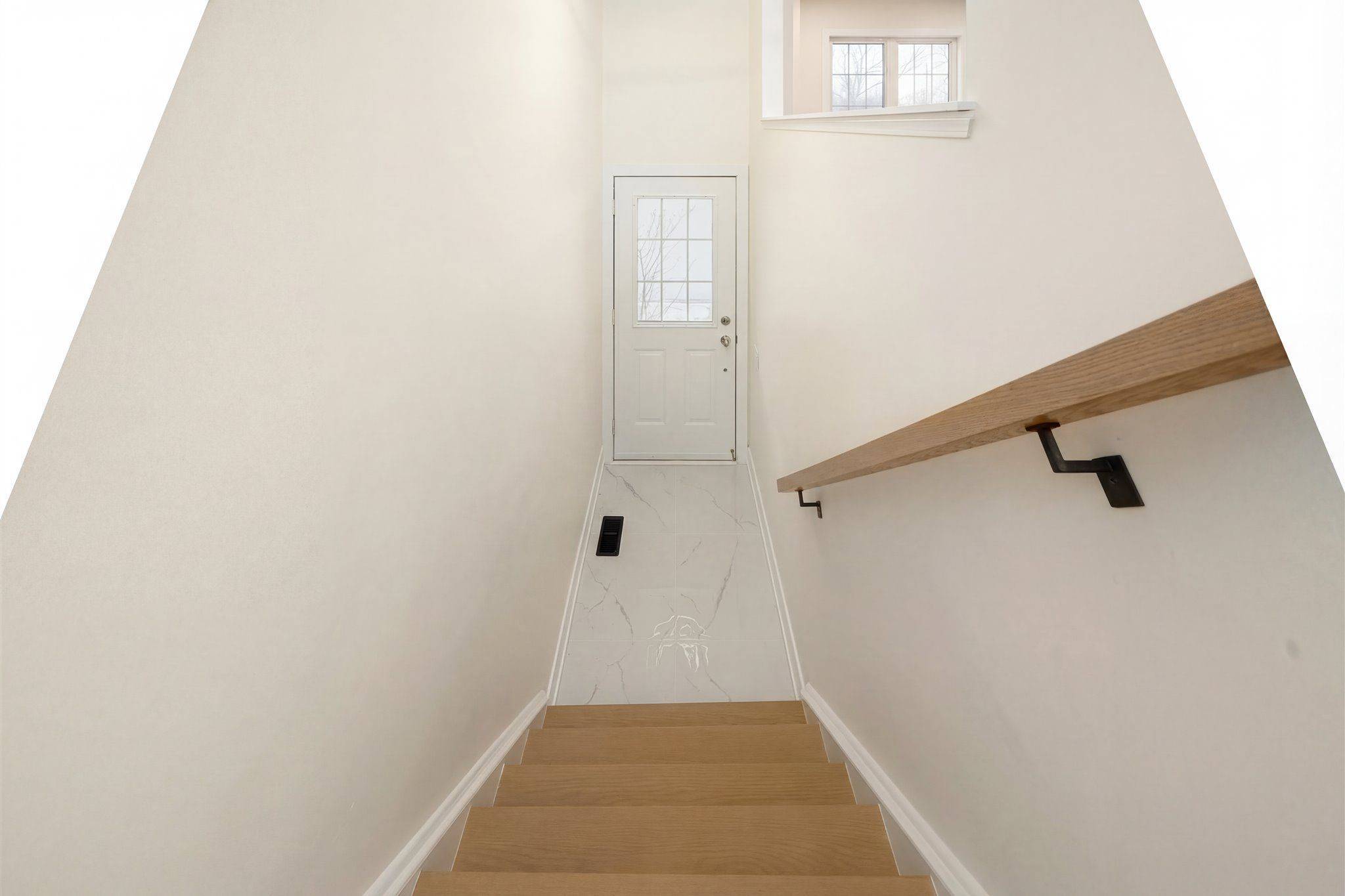 Pickering, ON L1V 7K5,735 Sheppard AVE W #36