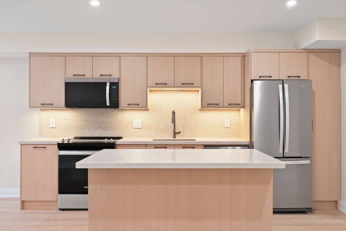 Toronto E03, ON M4C 5K9,191 Gledhill AVE #1