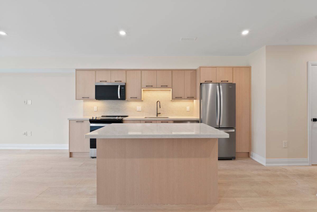 Toronto E03, ON M4C 5K9,191 Gledhill AVE #3