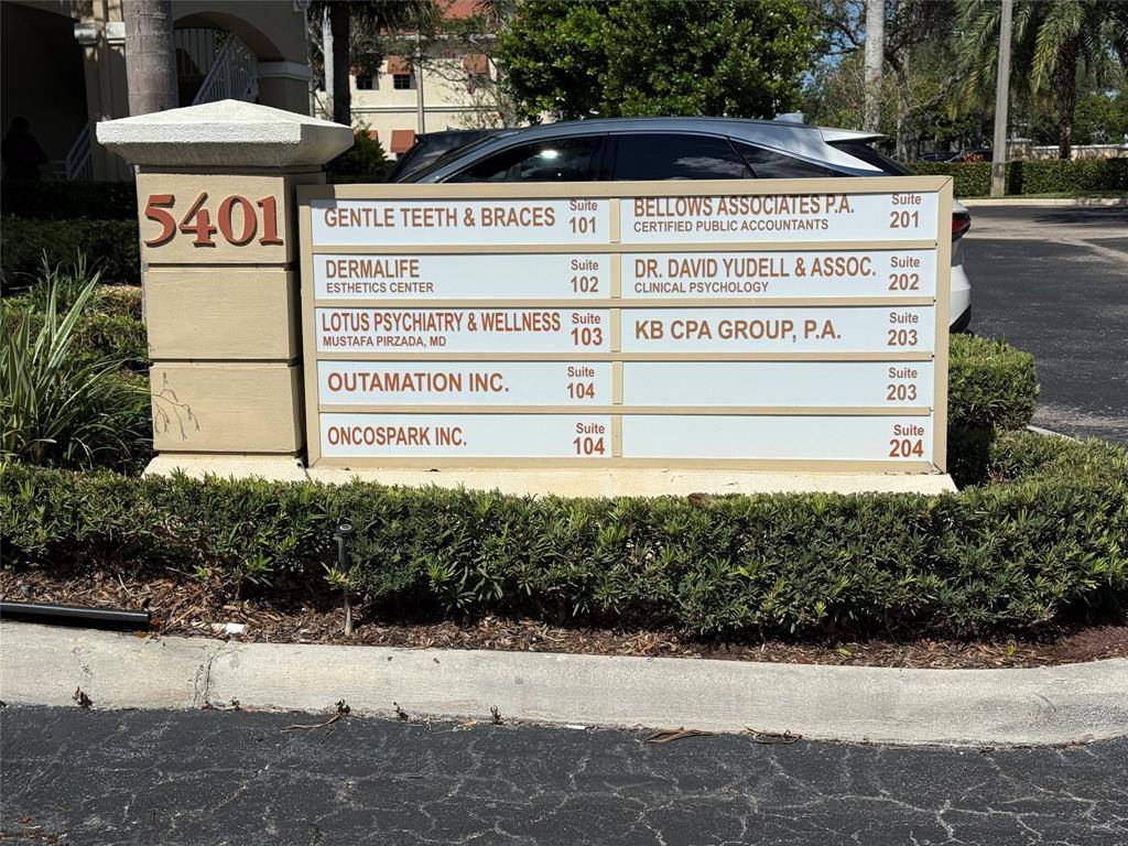 Pompano Beach, FL 33067,5401 N University Dr #Unit 204