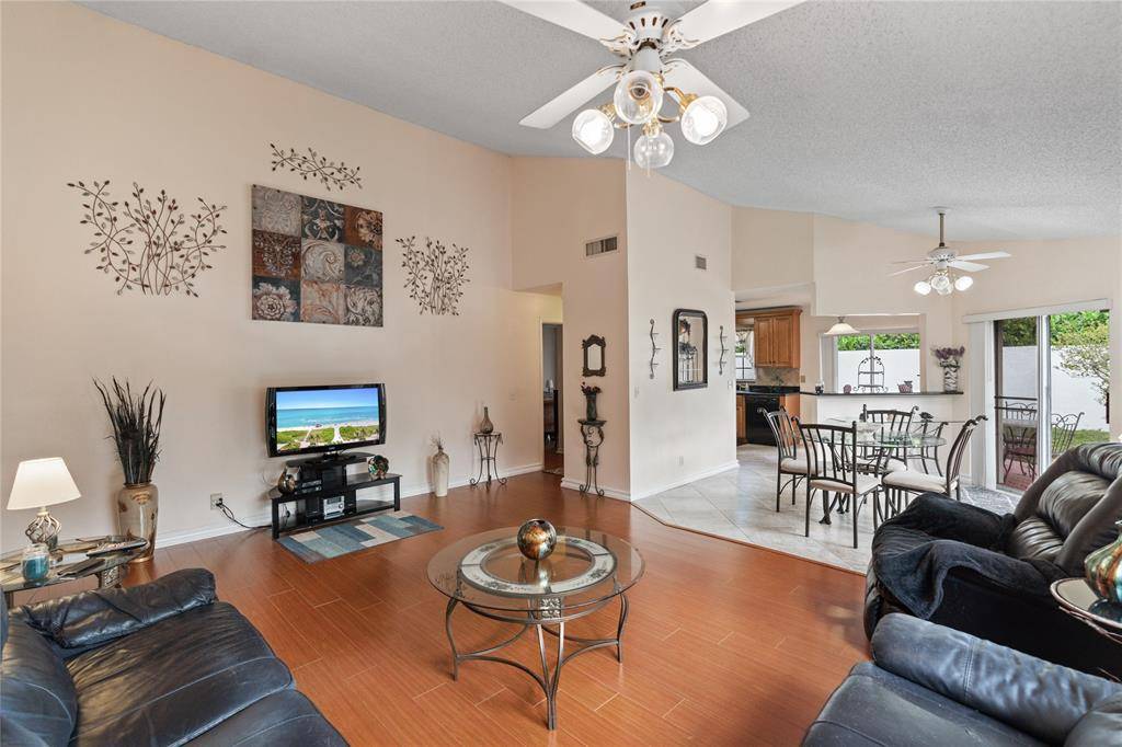 Plantation, FL 33324,9815 NW 5th Pl