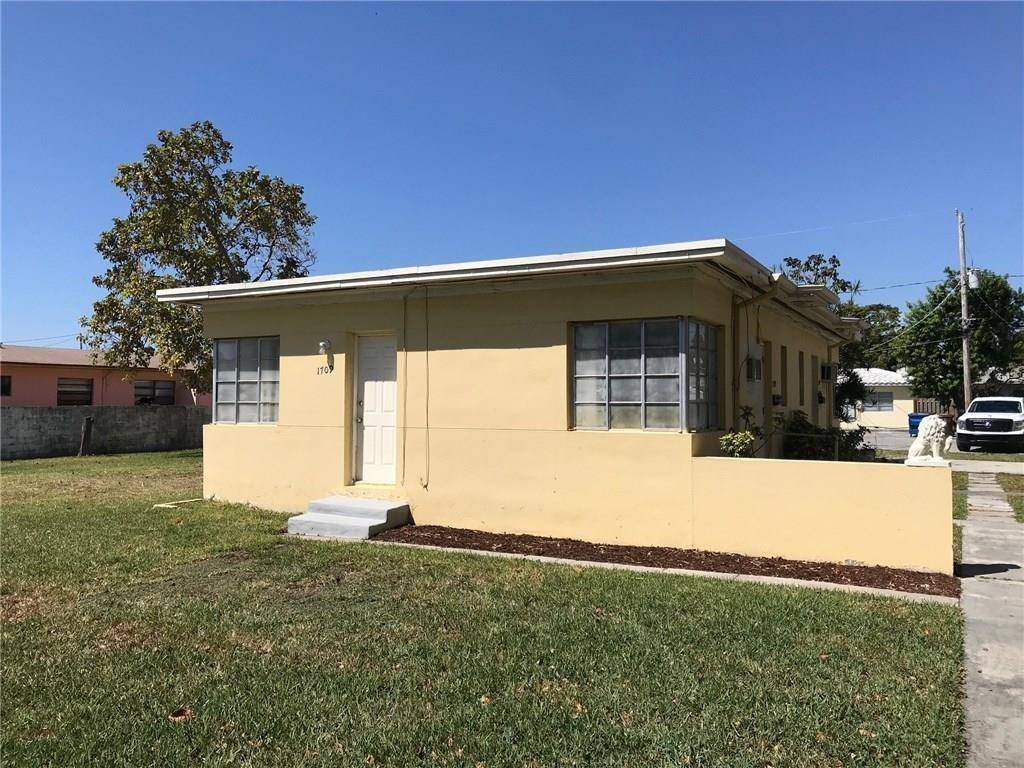 Hollywood, FL 33020,1709 MOFFETT ST #B