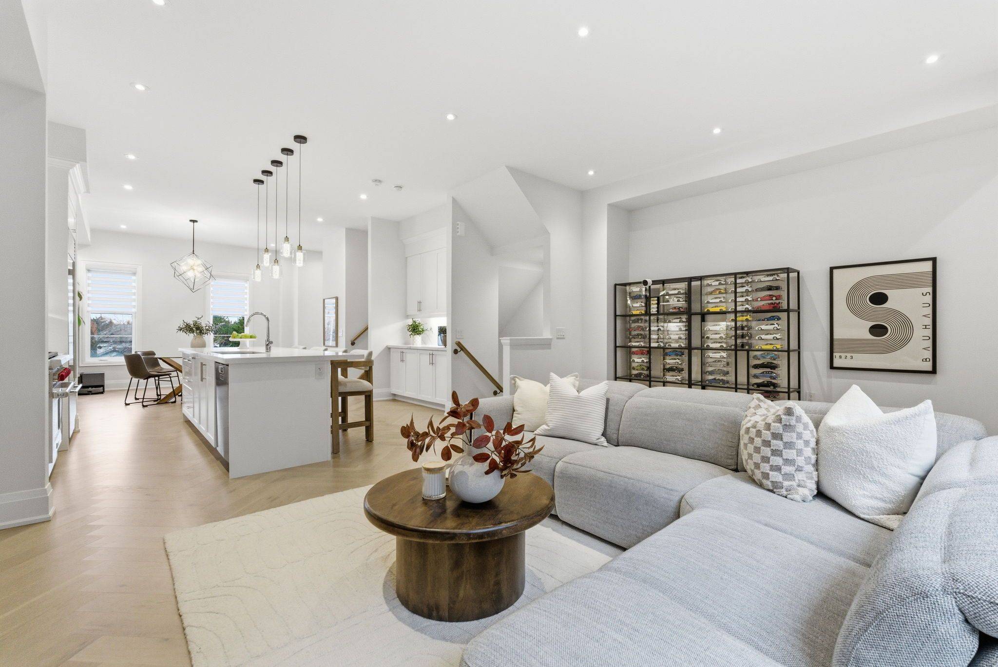 Richmond Hill, ON L4C 4Z2,9404 Bayview AVE