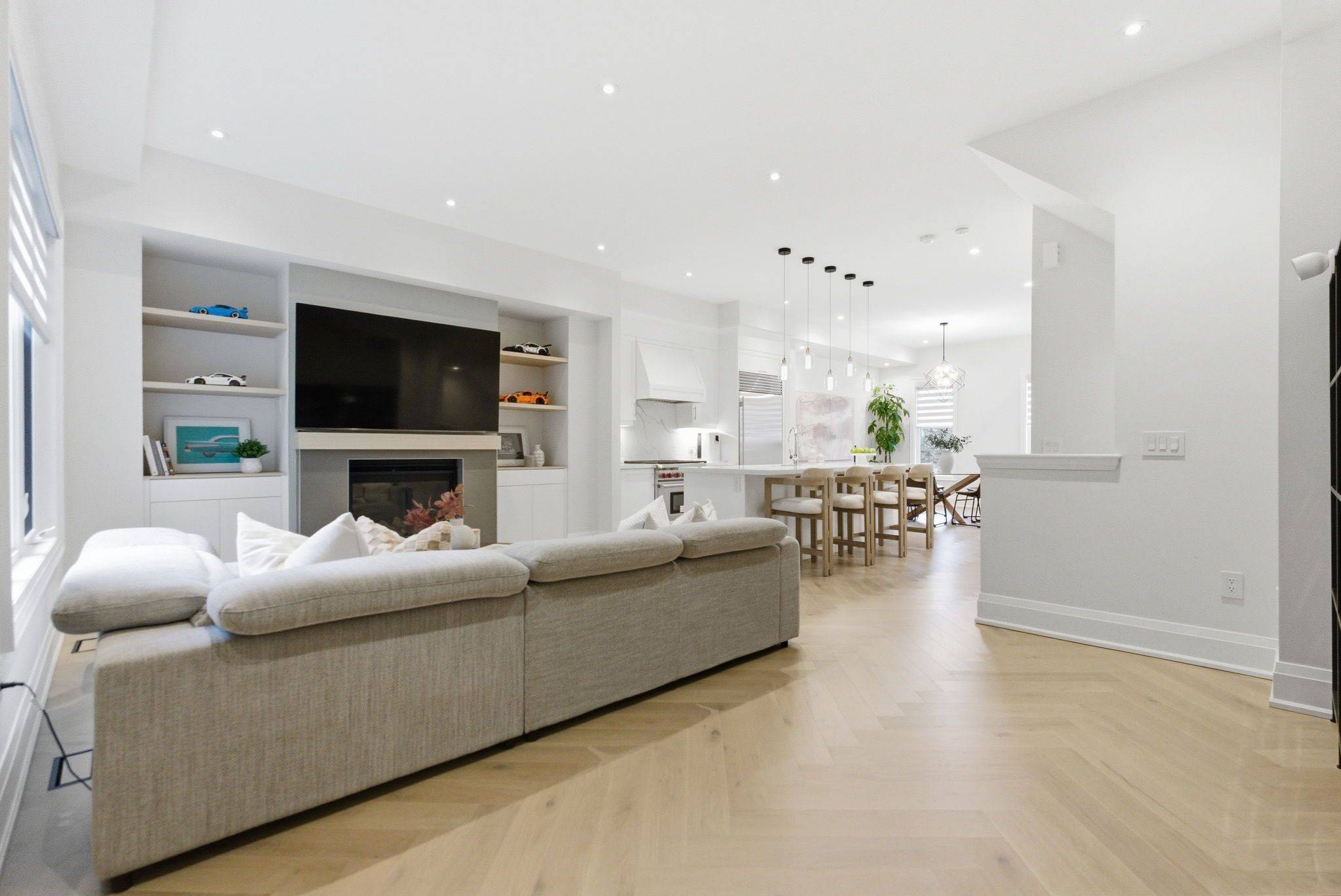 Richmond Hill, ON L4C 4Z2,9404 Bayview AVE