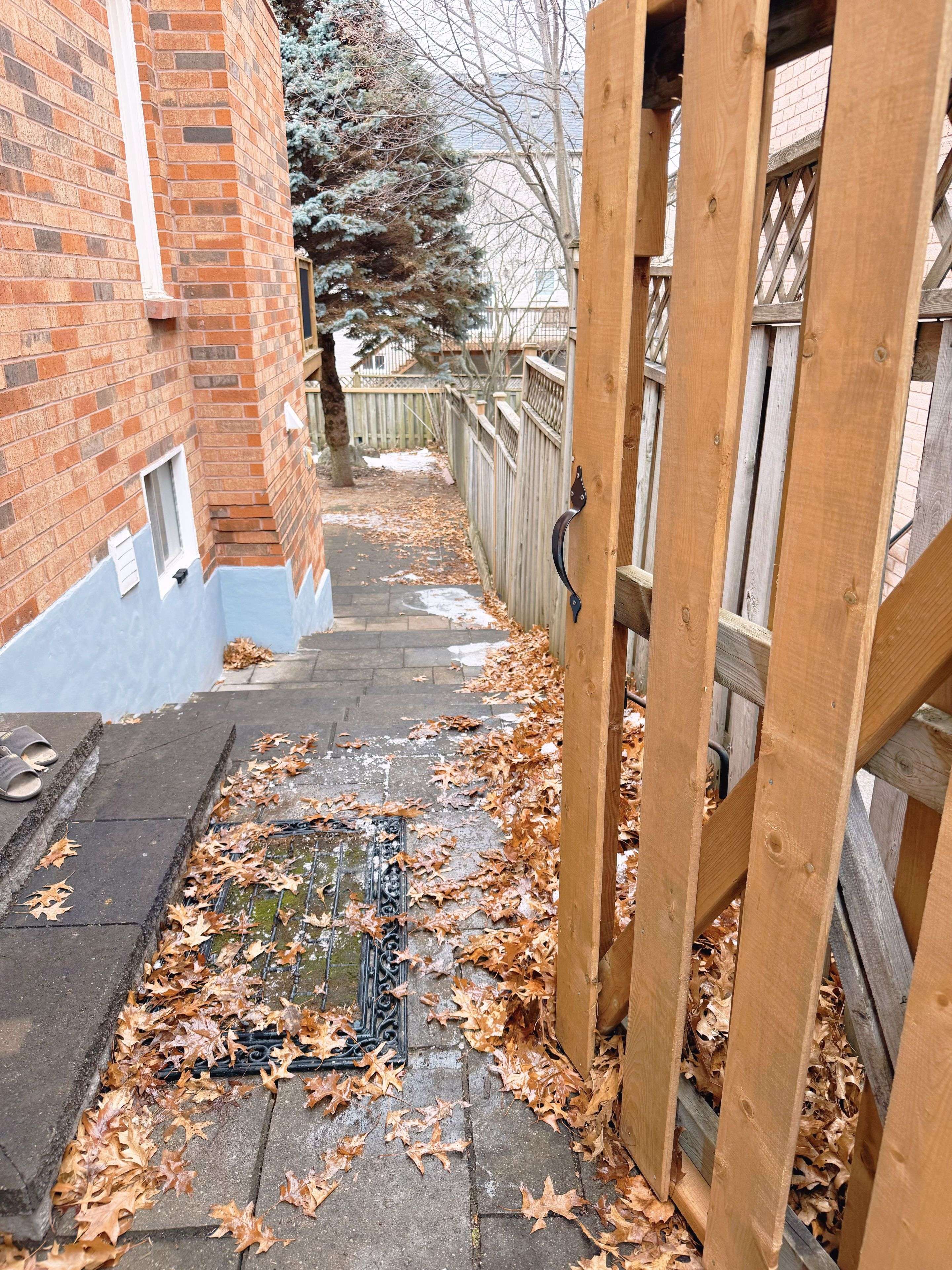 Markham, ON L3R 9P3,40 Vasselle CRES #Basement