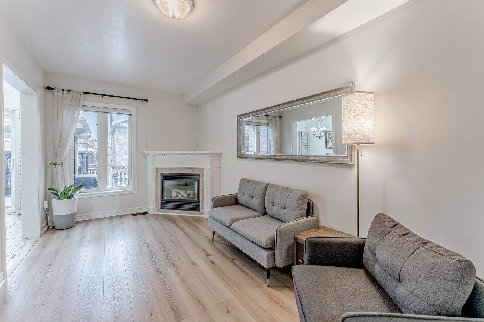 Newmarket, ON L3X 2S3,179 Warwick CRES