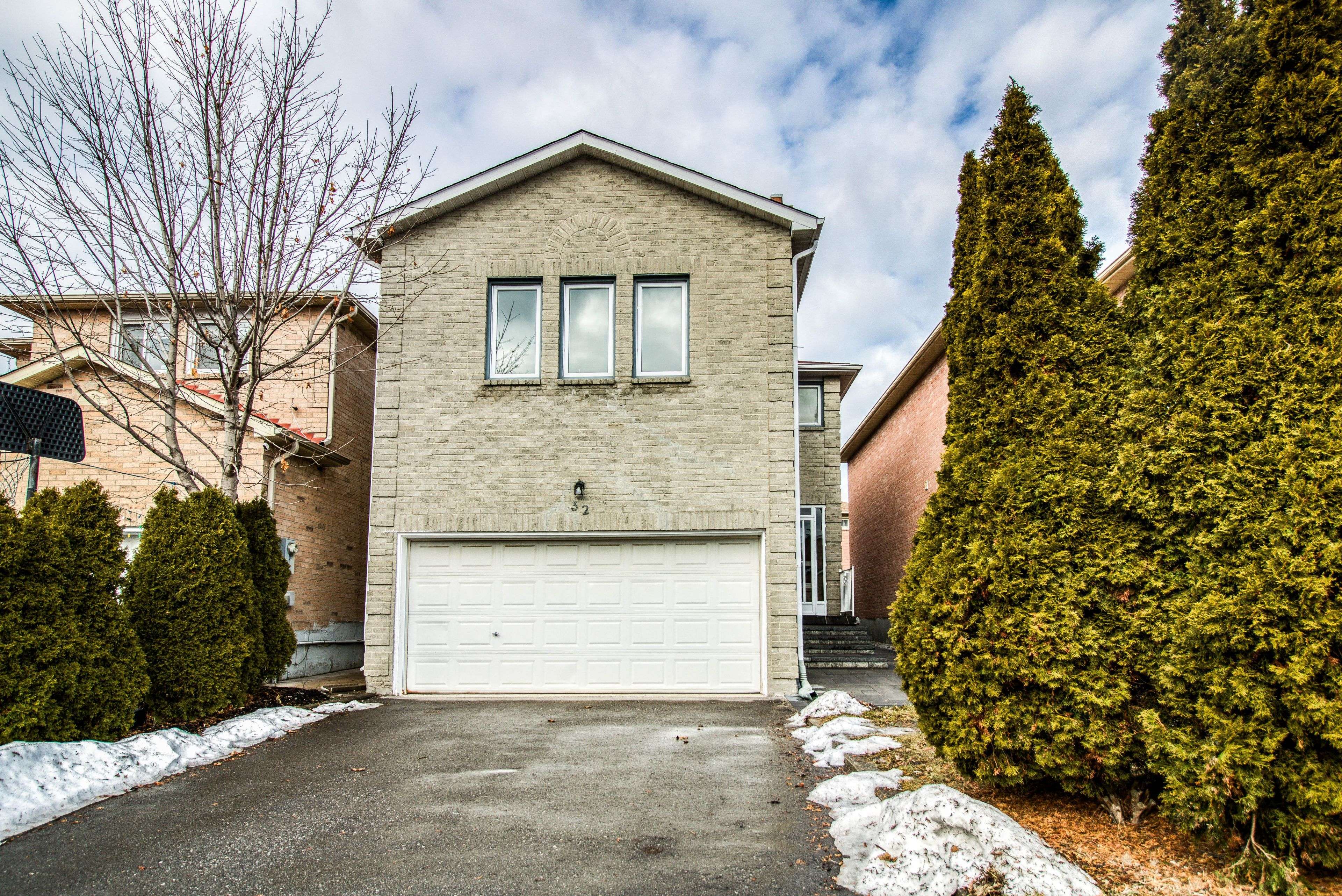 Vaughan, ON L4J 6W3,32 Charlton AVE