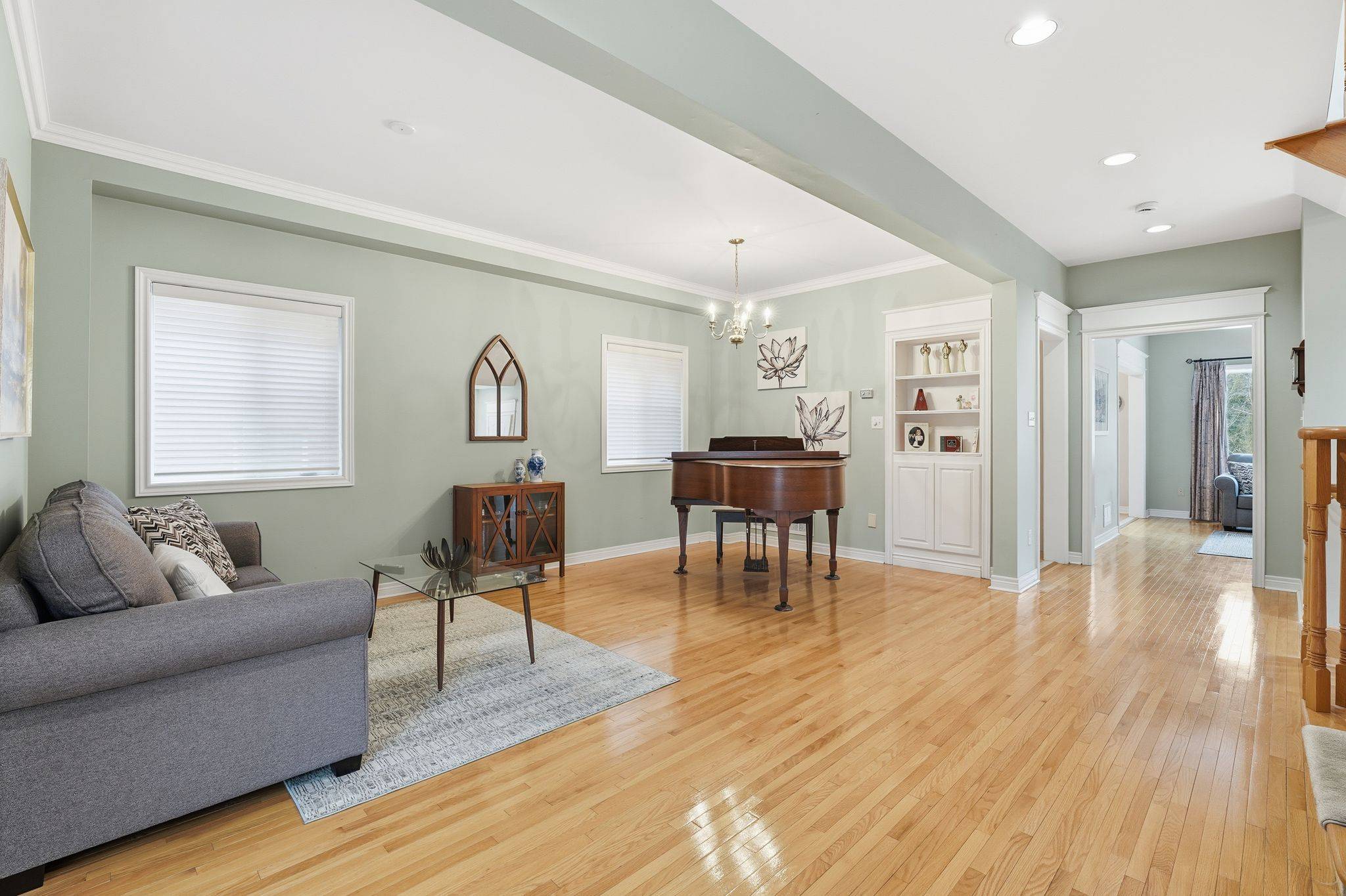 Newmarket, ON L3X 2L9,423 Hewitt CIR