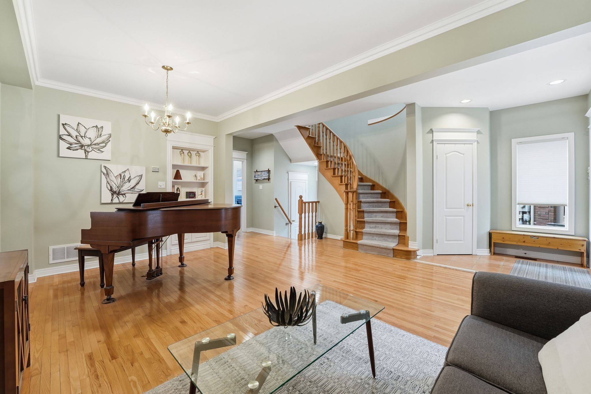 Newmarket, ON L3X 2L9,423 Hewitt CIR