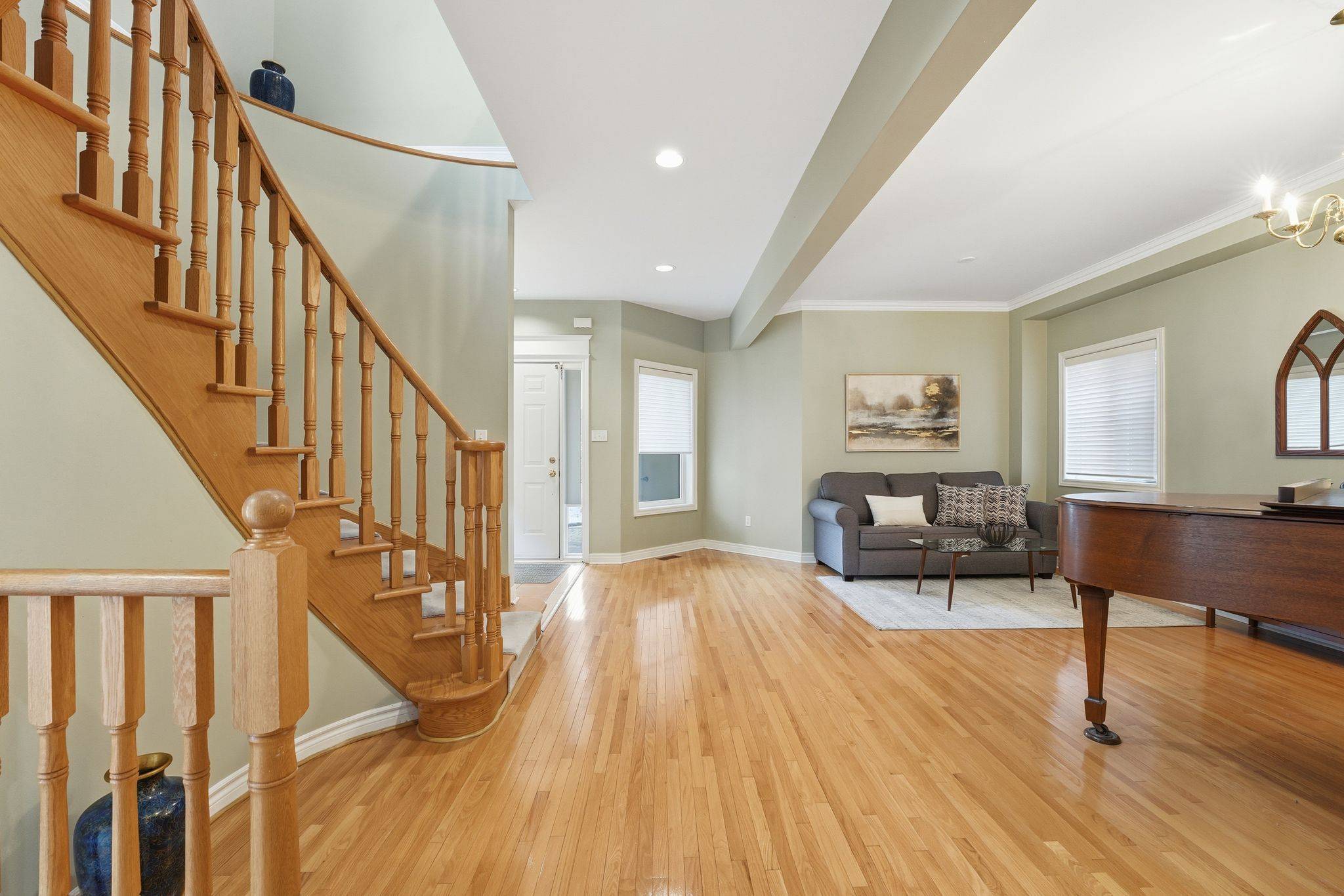 Newmarket, ON L3X 2L9,423 Hewitt CIR