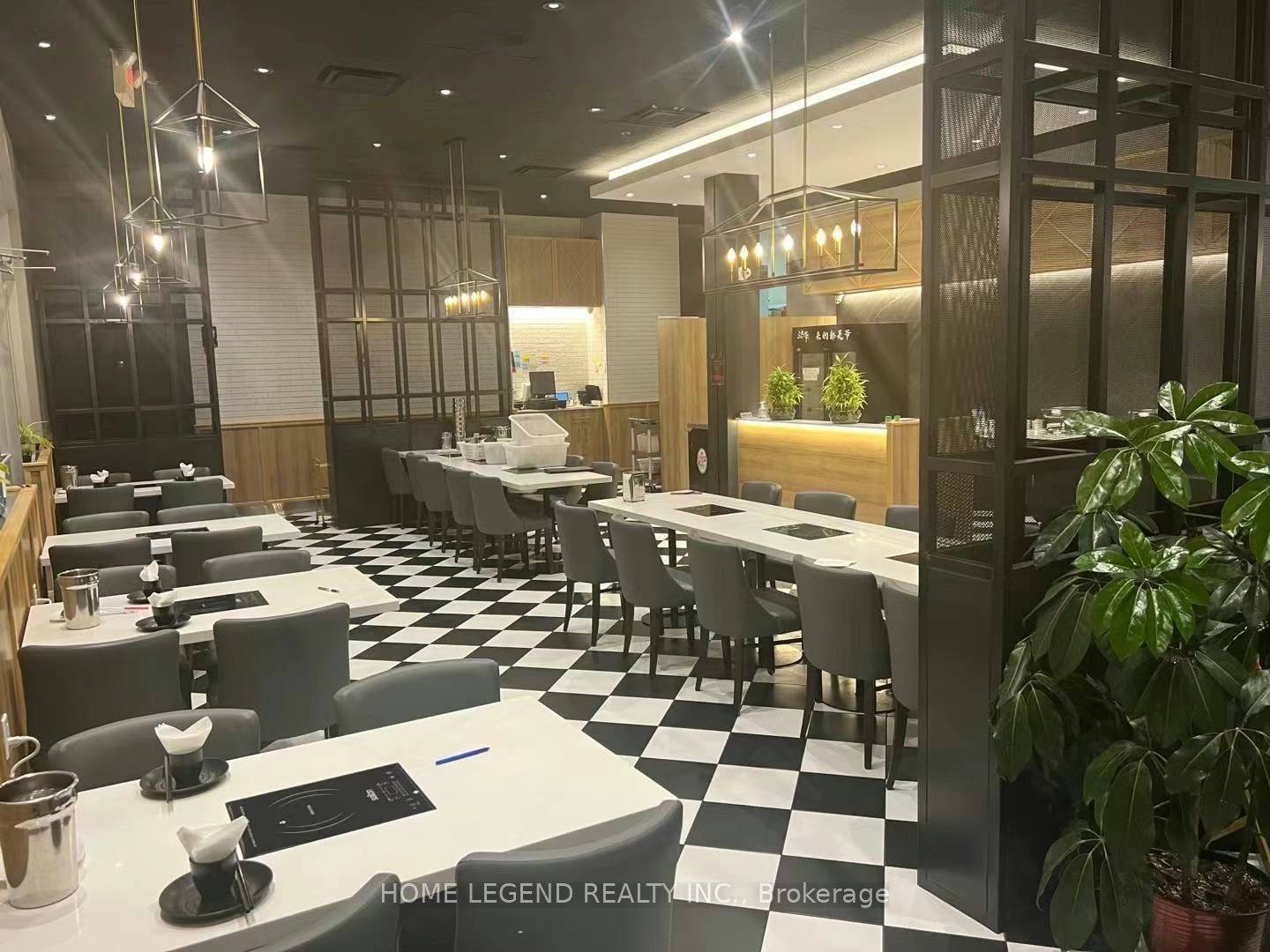 Aurora, ON L4G 7J1,15480 Bayview AVE #D0101