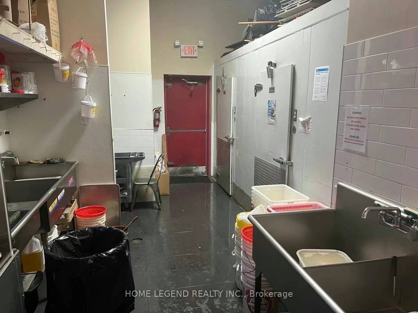 Aurora, ON L4G 7J1,15480 Bayview AVE #D0101