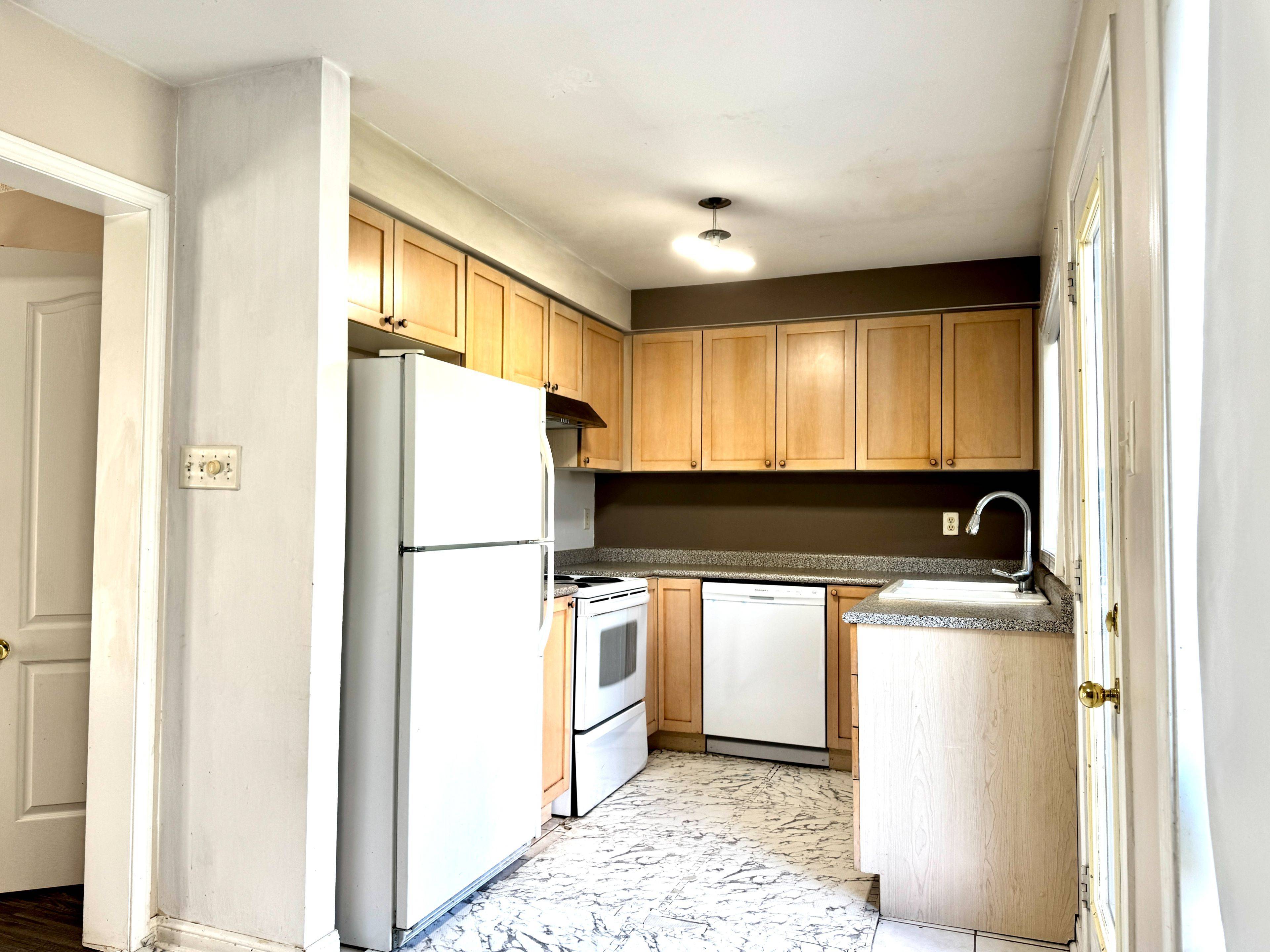 Mississauga, ON L5N 8J7,5872 Osprey BLVD